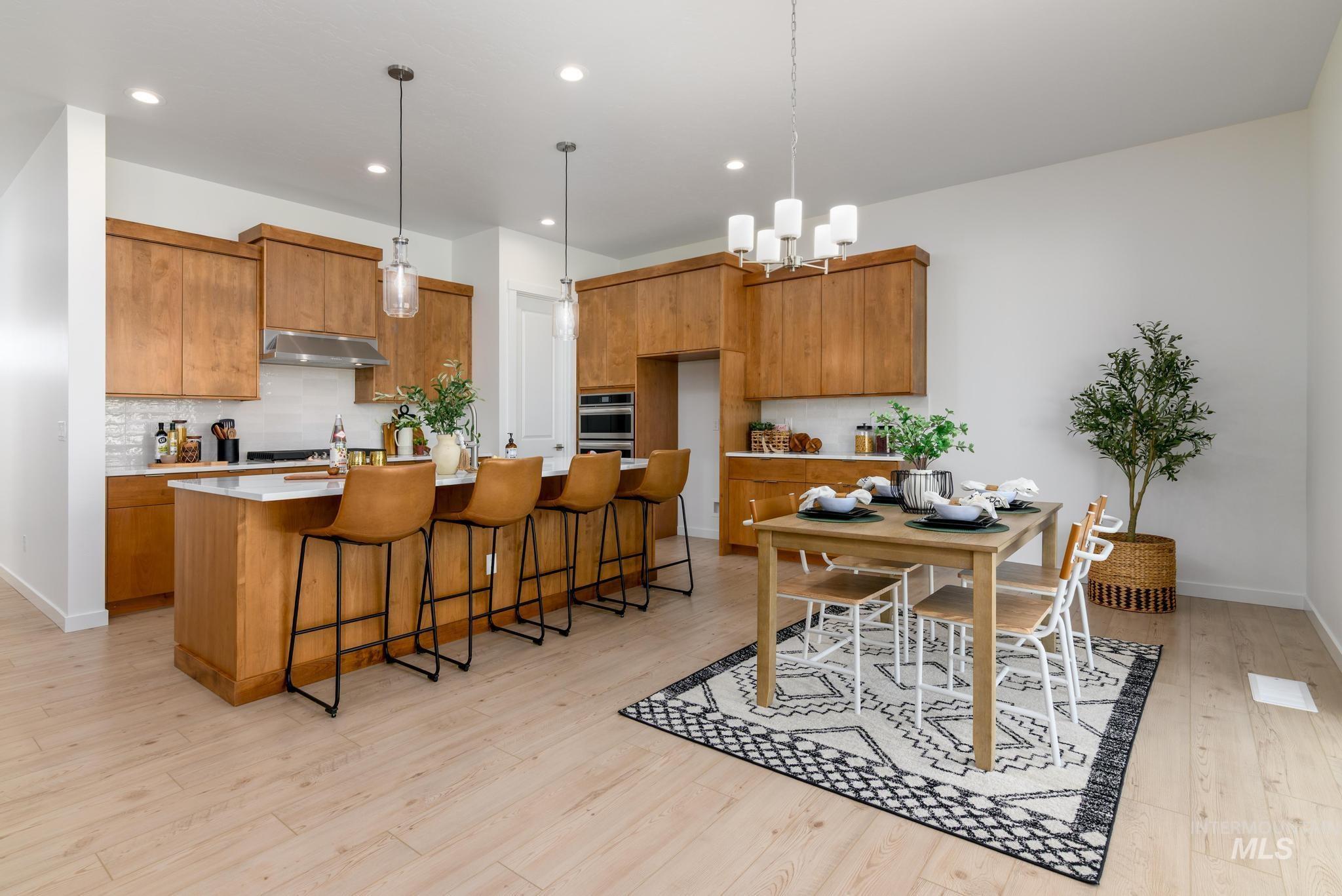 5677 N Christian Ave Property Photo 11