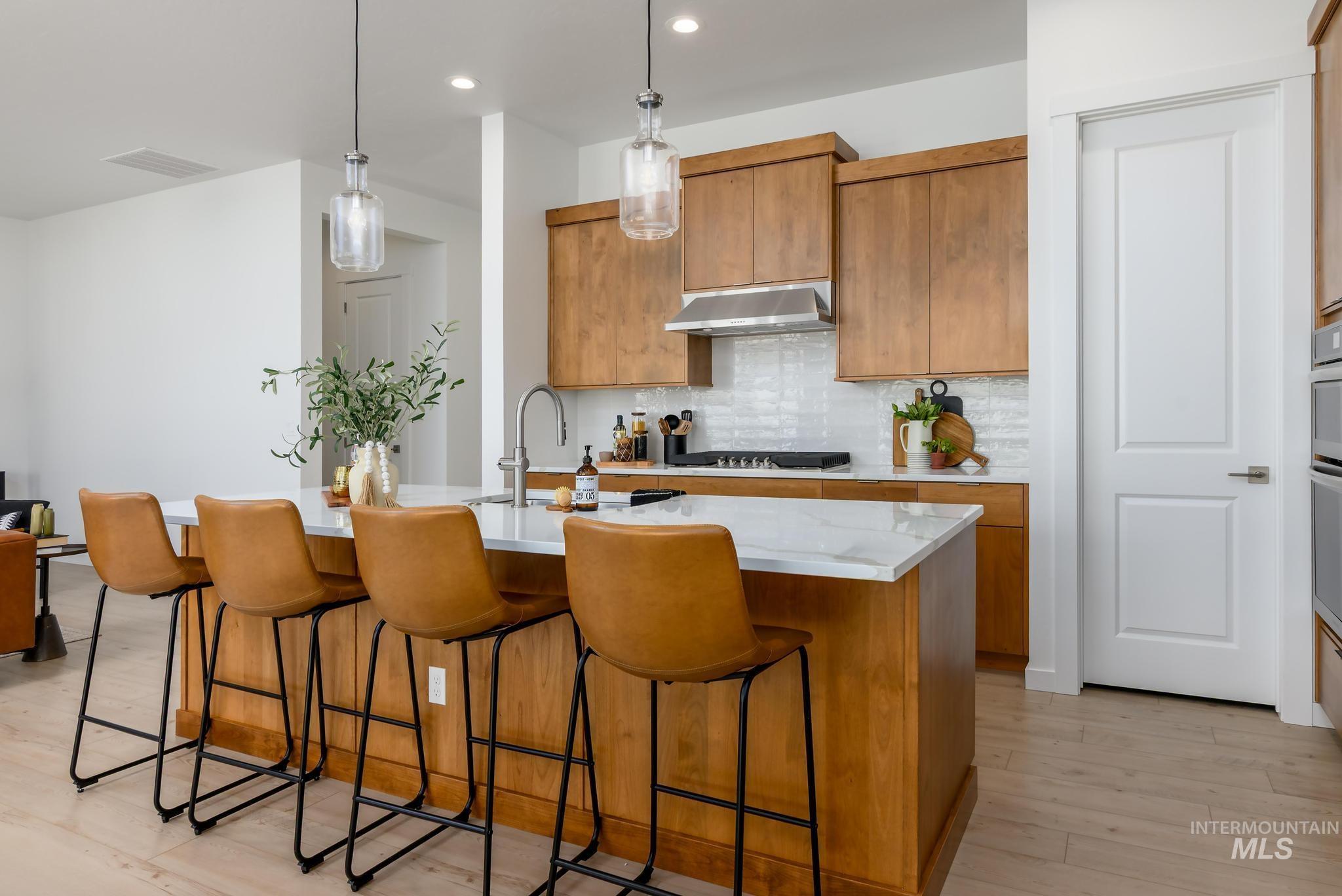 5677 N Christian Ave Property Photo 12