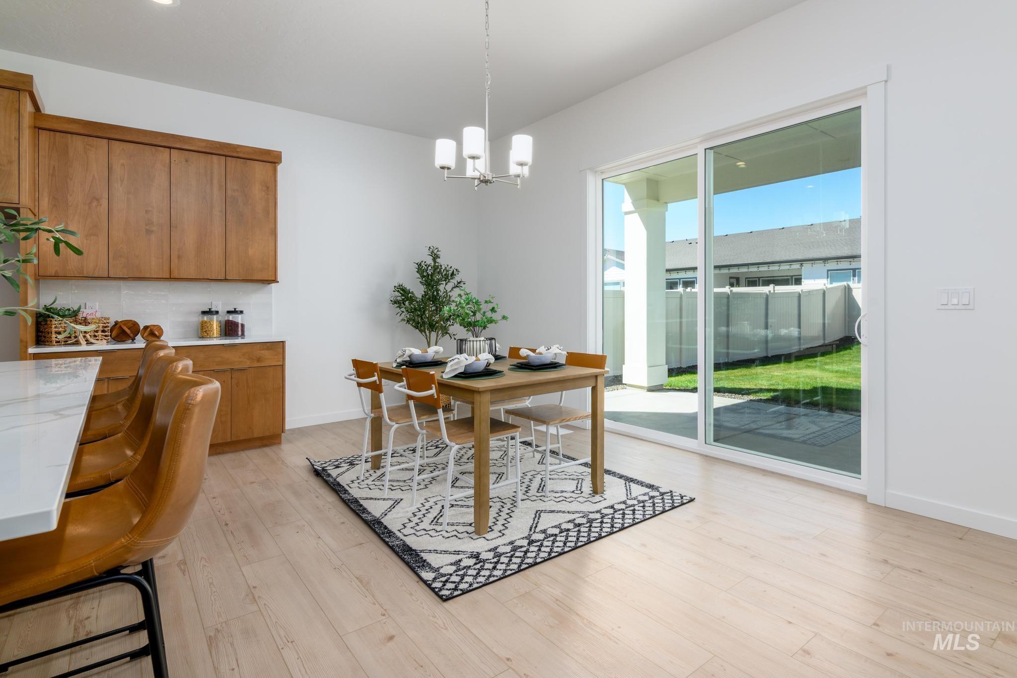 5677 N Christian Ave Property Photo 21