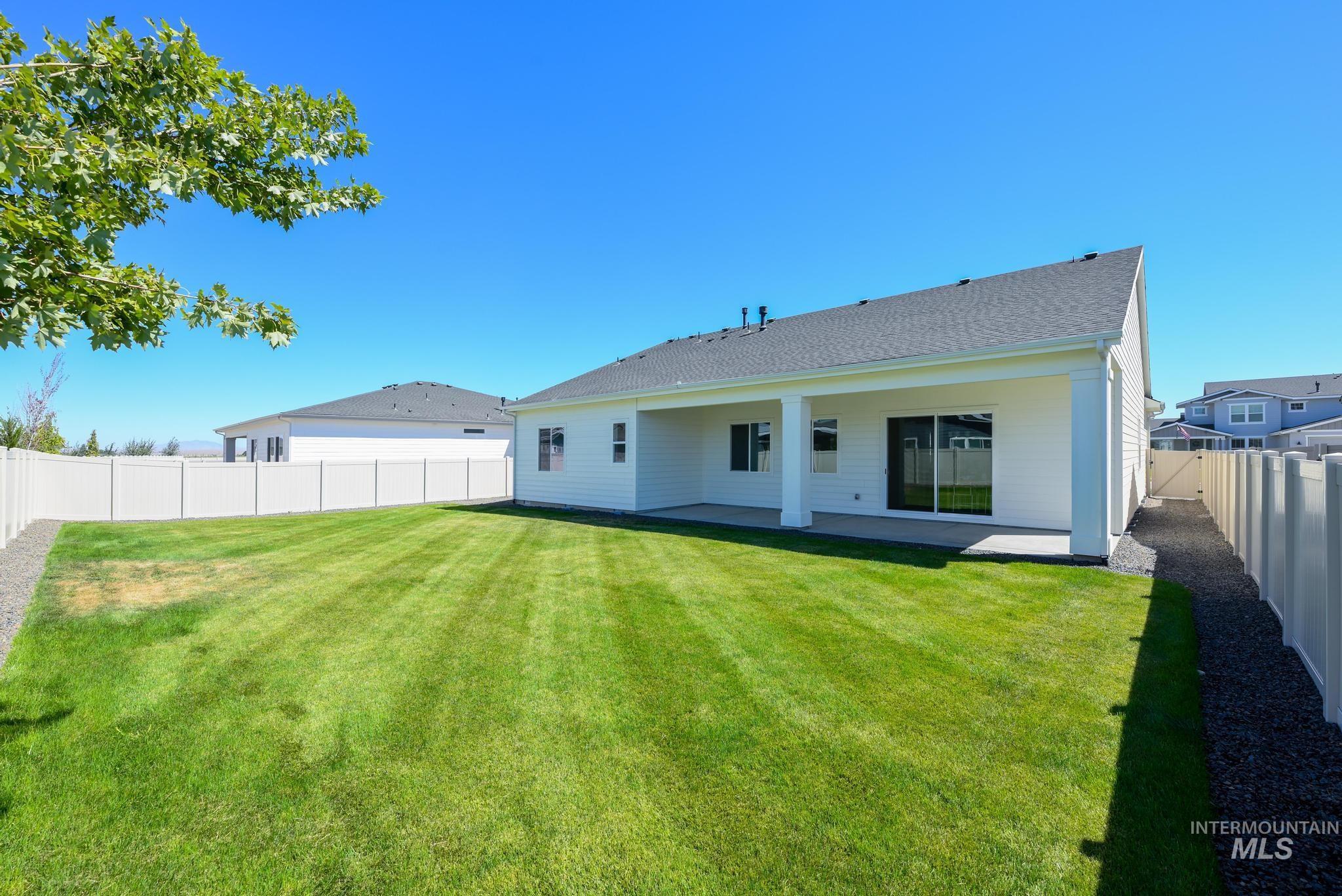 5677 N Christian Ave Property Photo 34