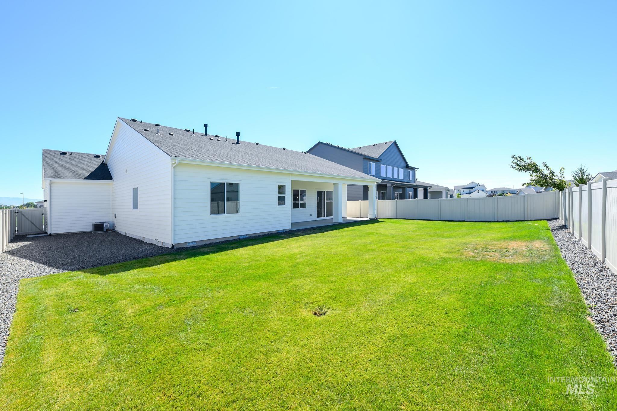 5677 N Christian Ave Property Photo 35