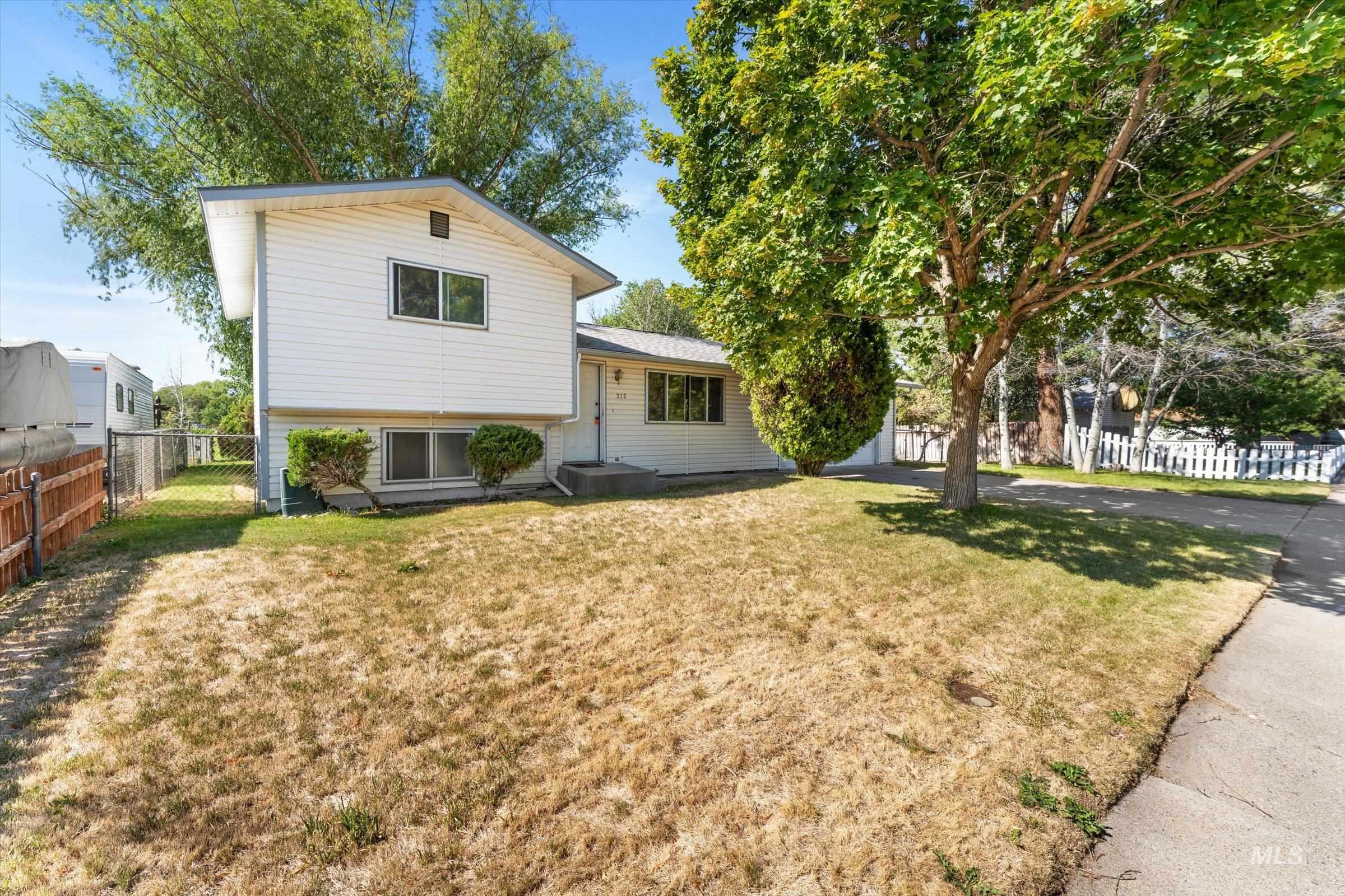 215 E 14th North