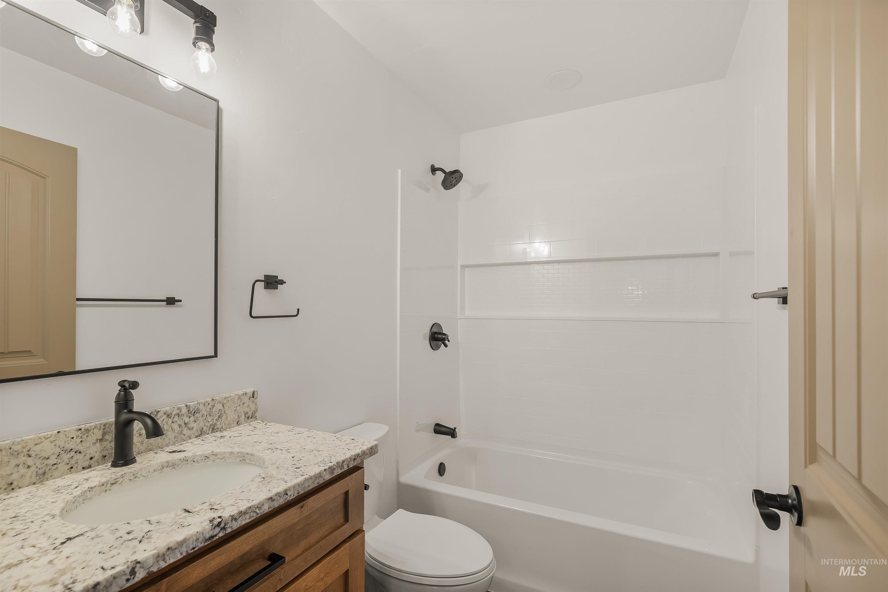 2213 Powers Drive Property Photo 8