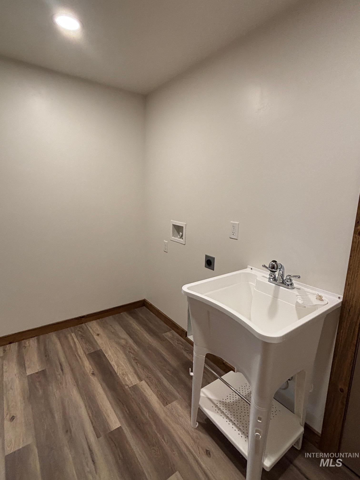 2213 Powers Drive Property Photo 15