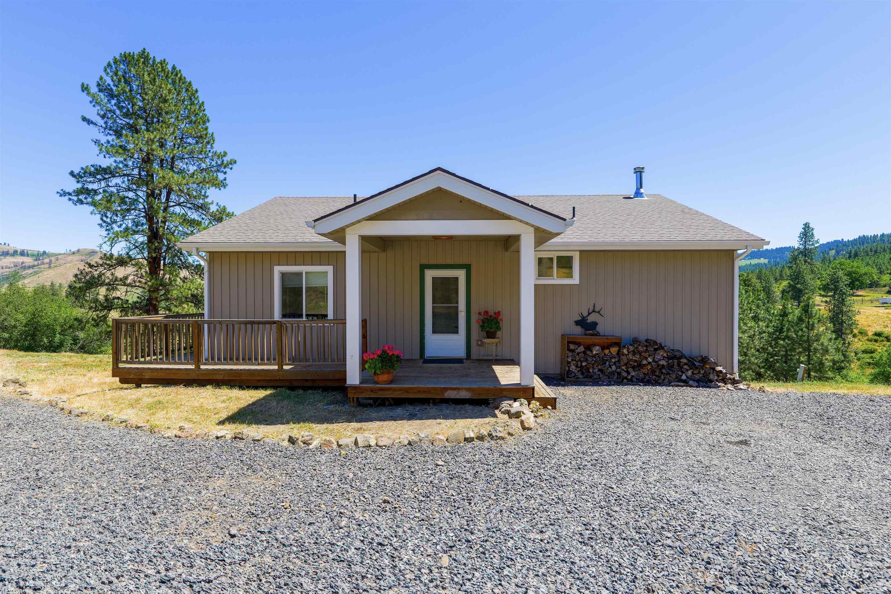 19225 Arabian Ln Property Photo 1