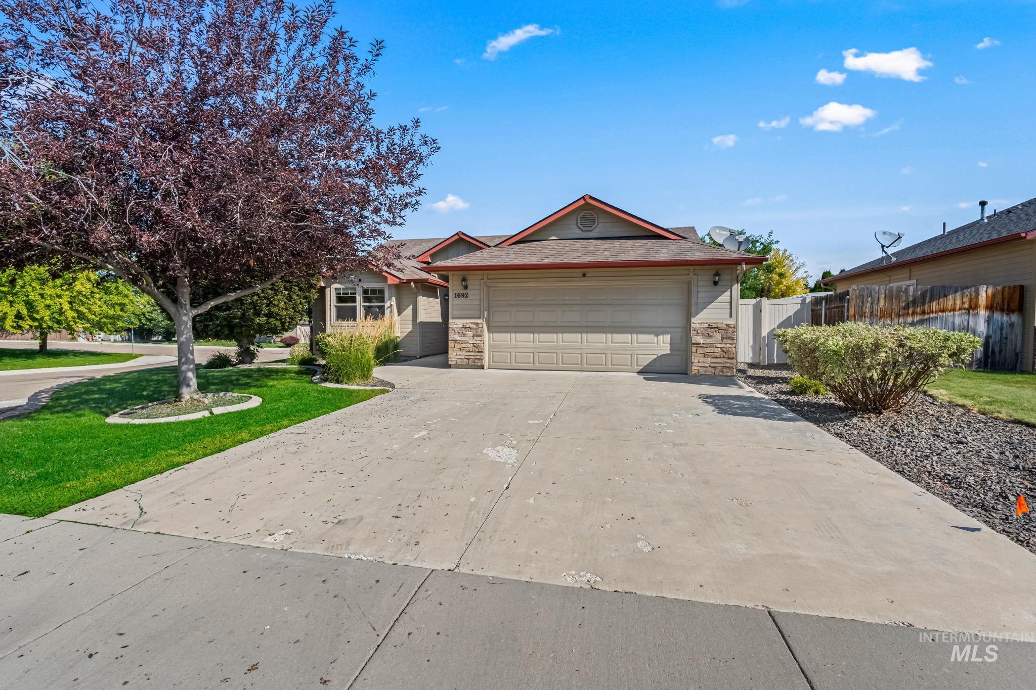 1692 W Boise St Property Photo 1