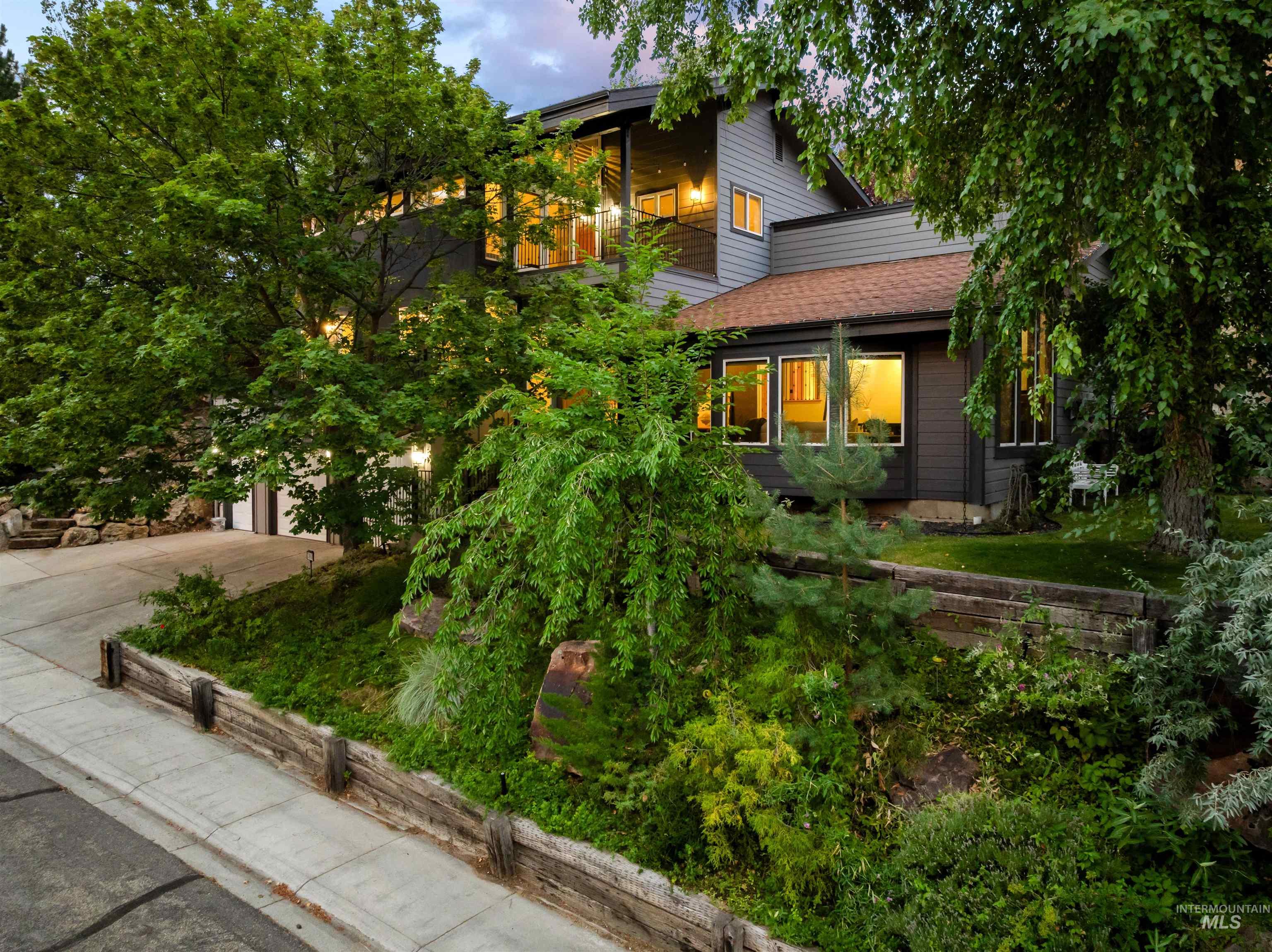 3668 N La Fontana Way Property Photo 1