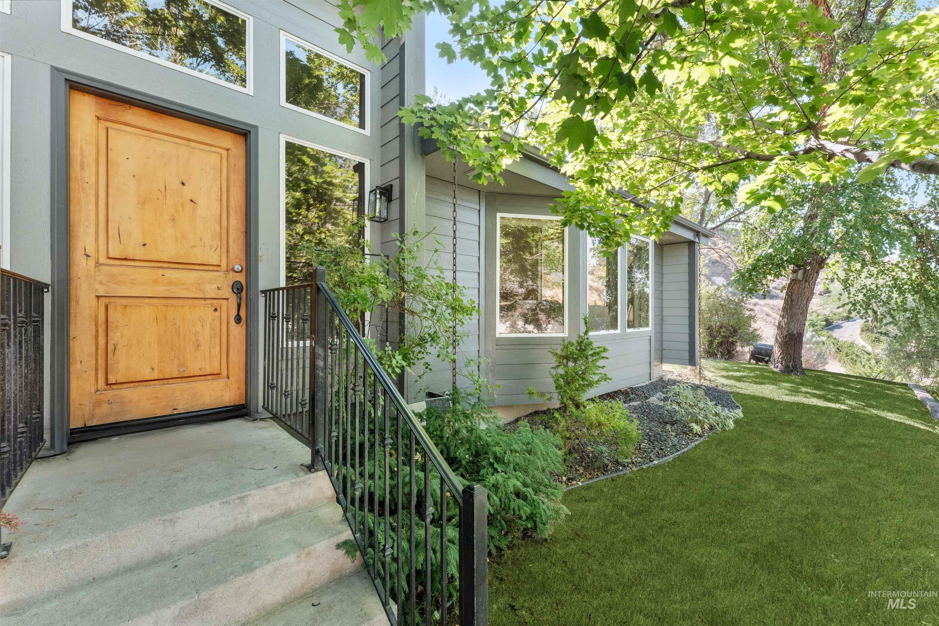 3668 N La Fontana Way Property Photo 3