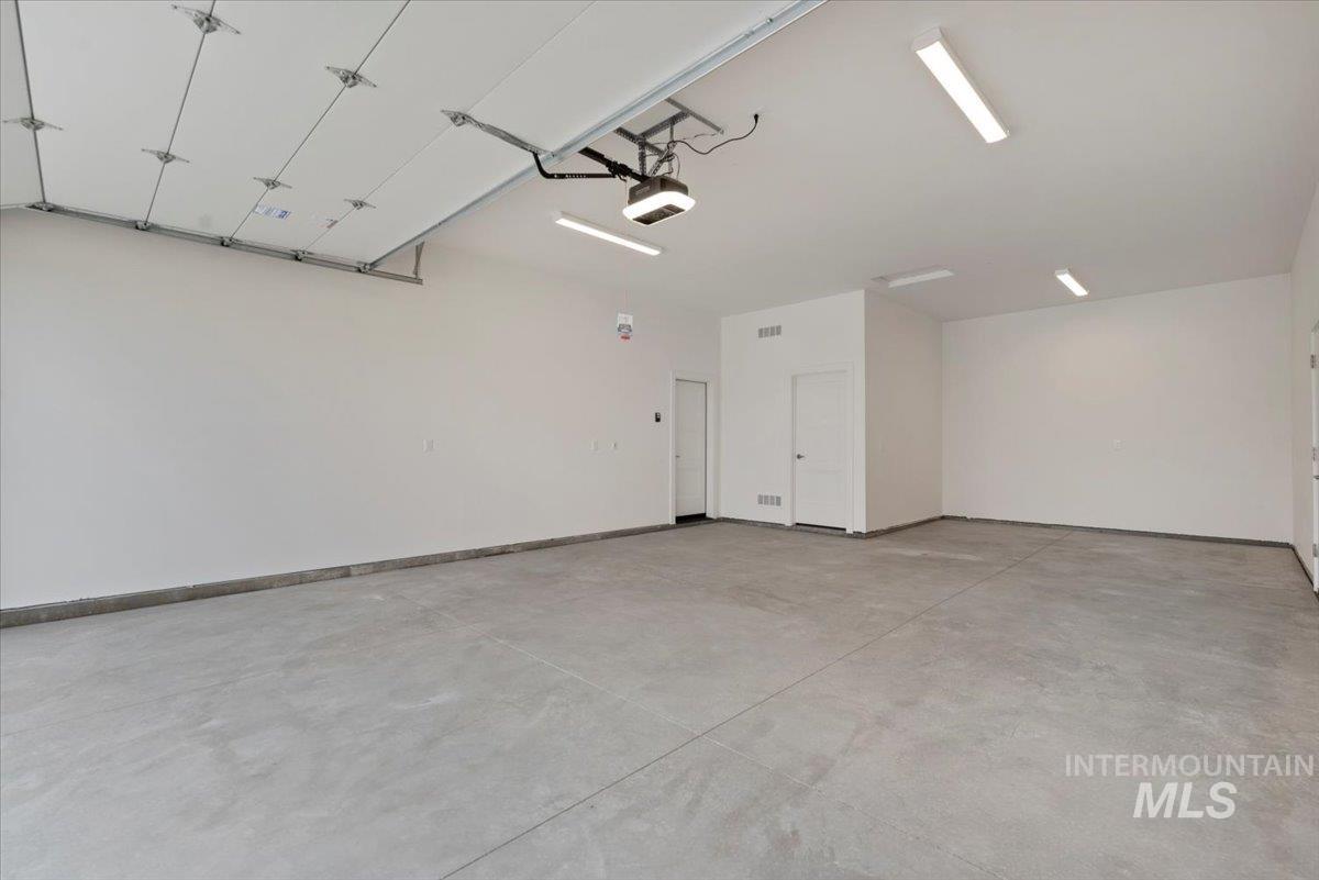333 Mcneil Ave Property Photo 33