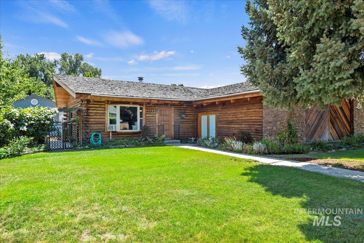 1155 E Victory Rd. Property Photo 1