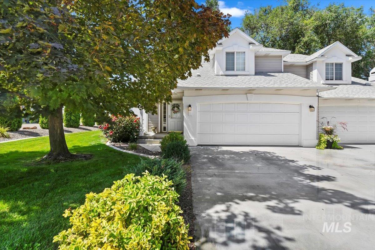 1427 Lois Lane Property Photo 1