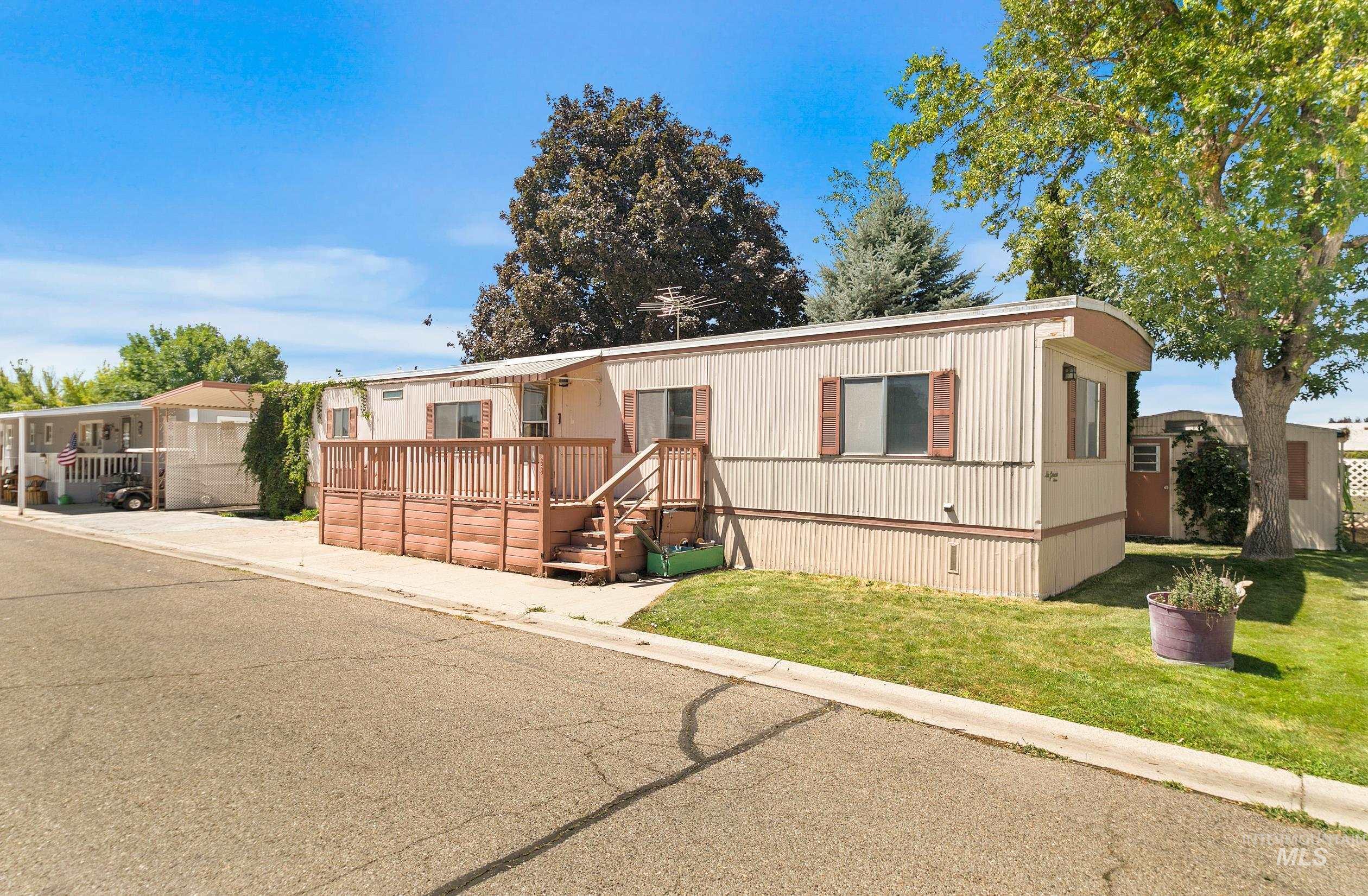 1715 W Flamingo Ave Property Photo 1