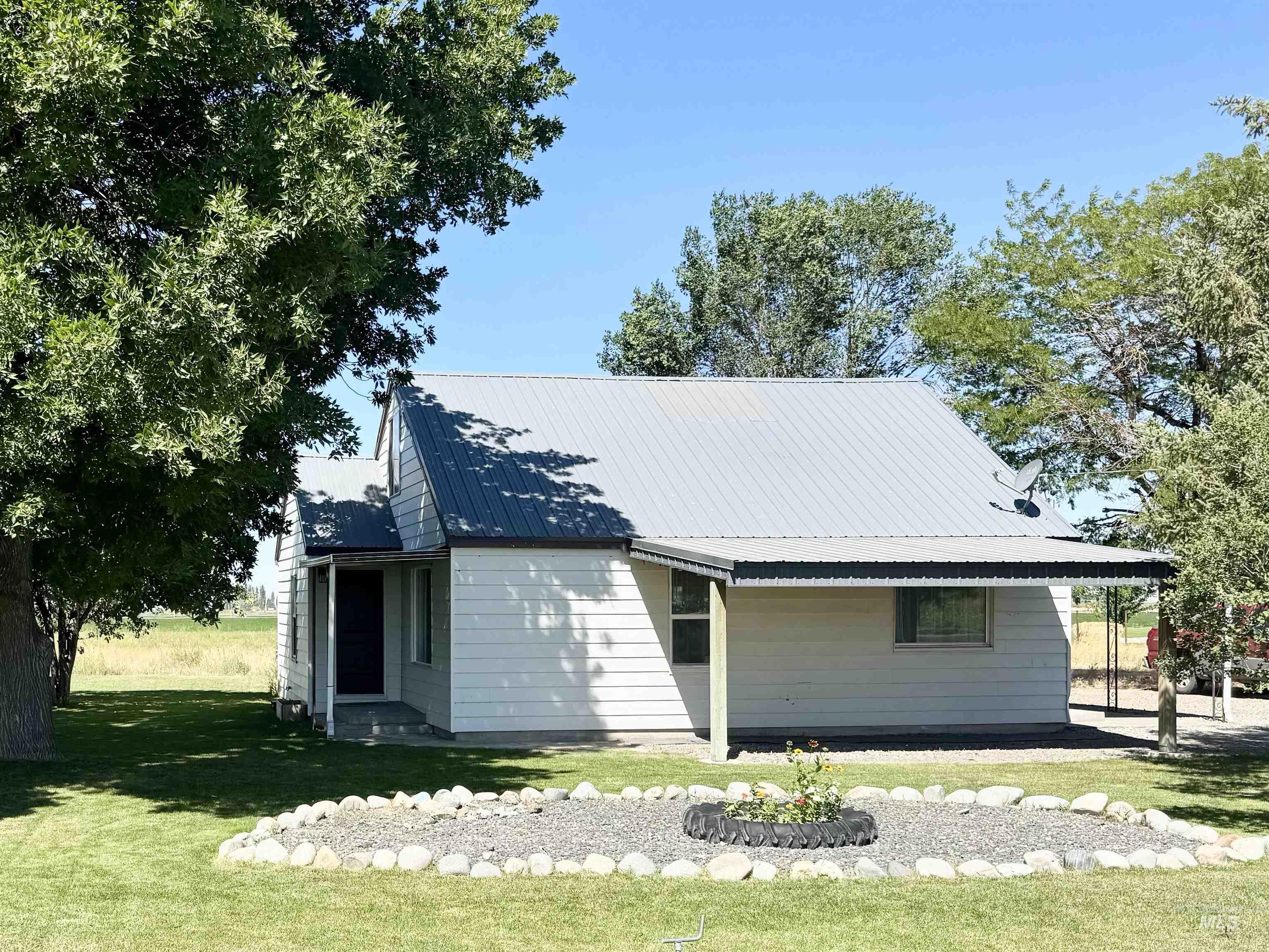 137 N 100 W Property Photo 1