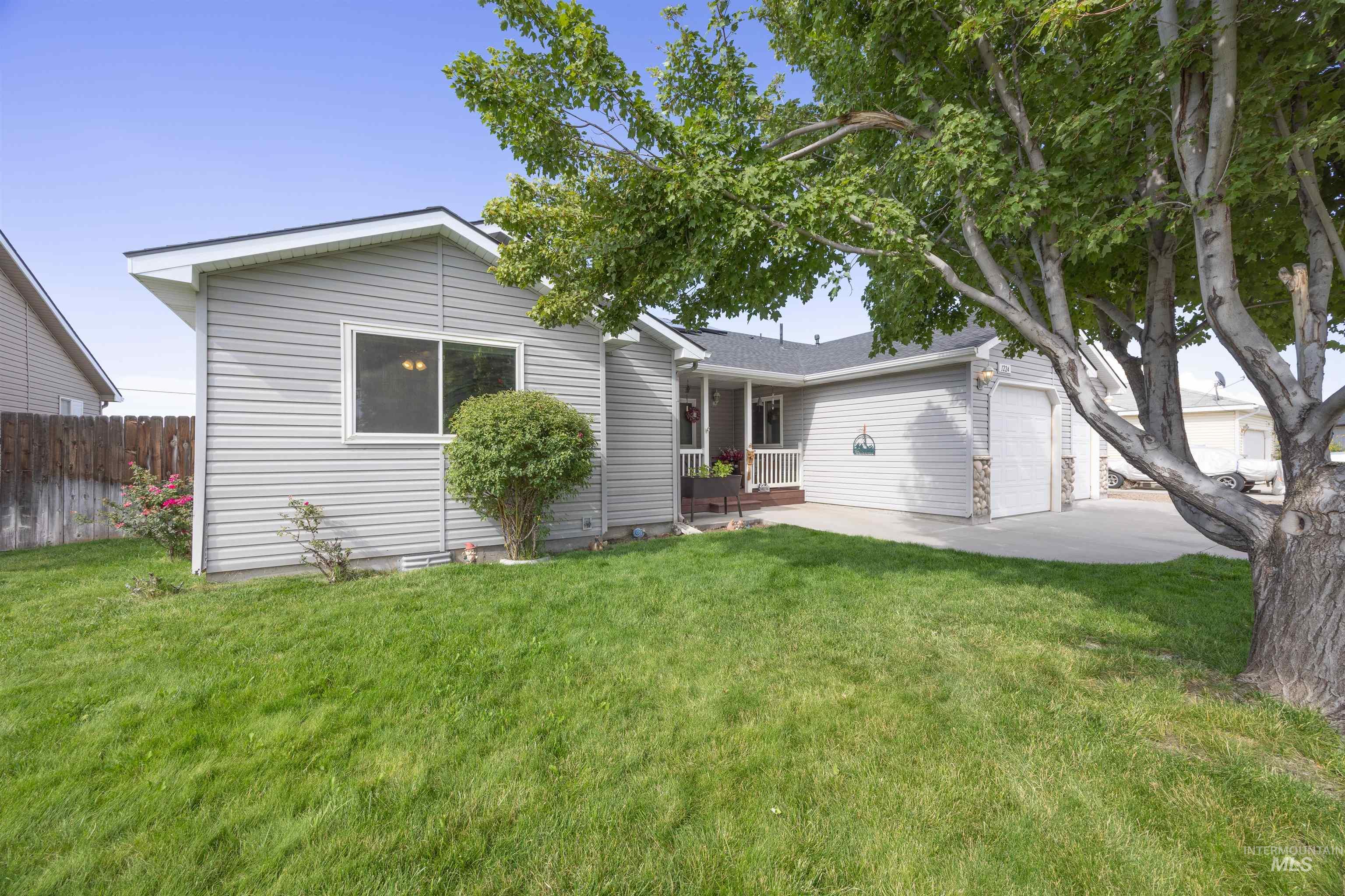 1224 NW Mandarin