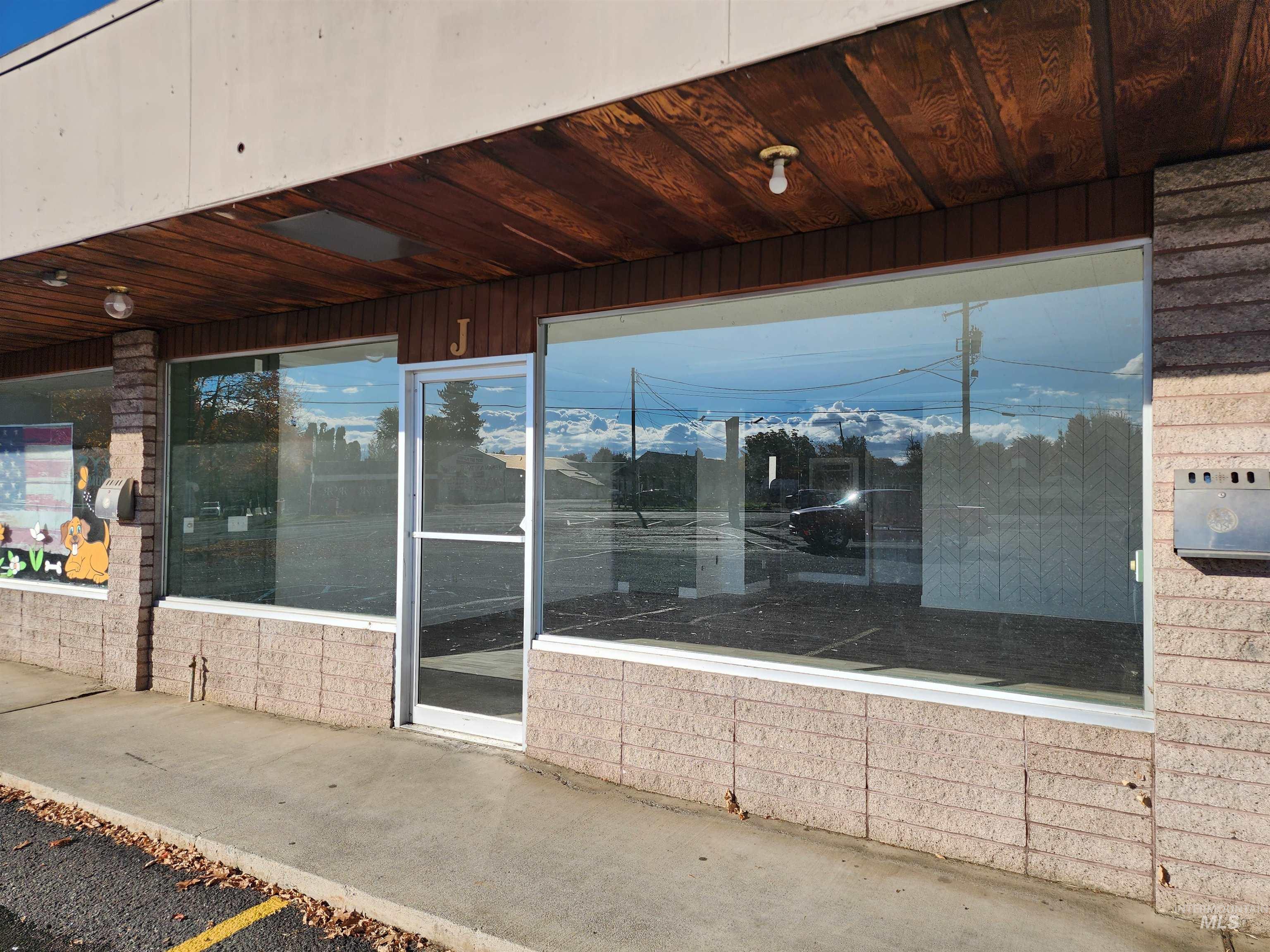 145 Thain Rd. Property Photo 1