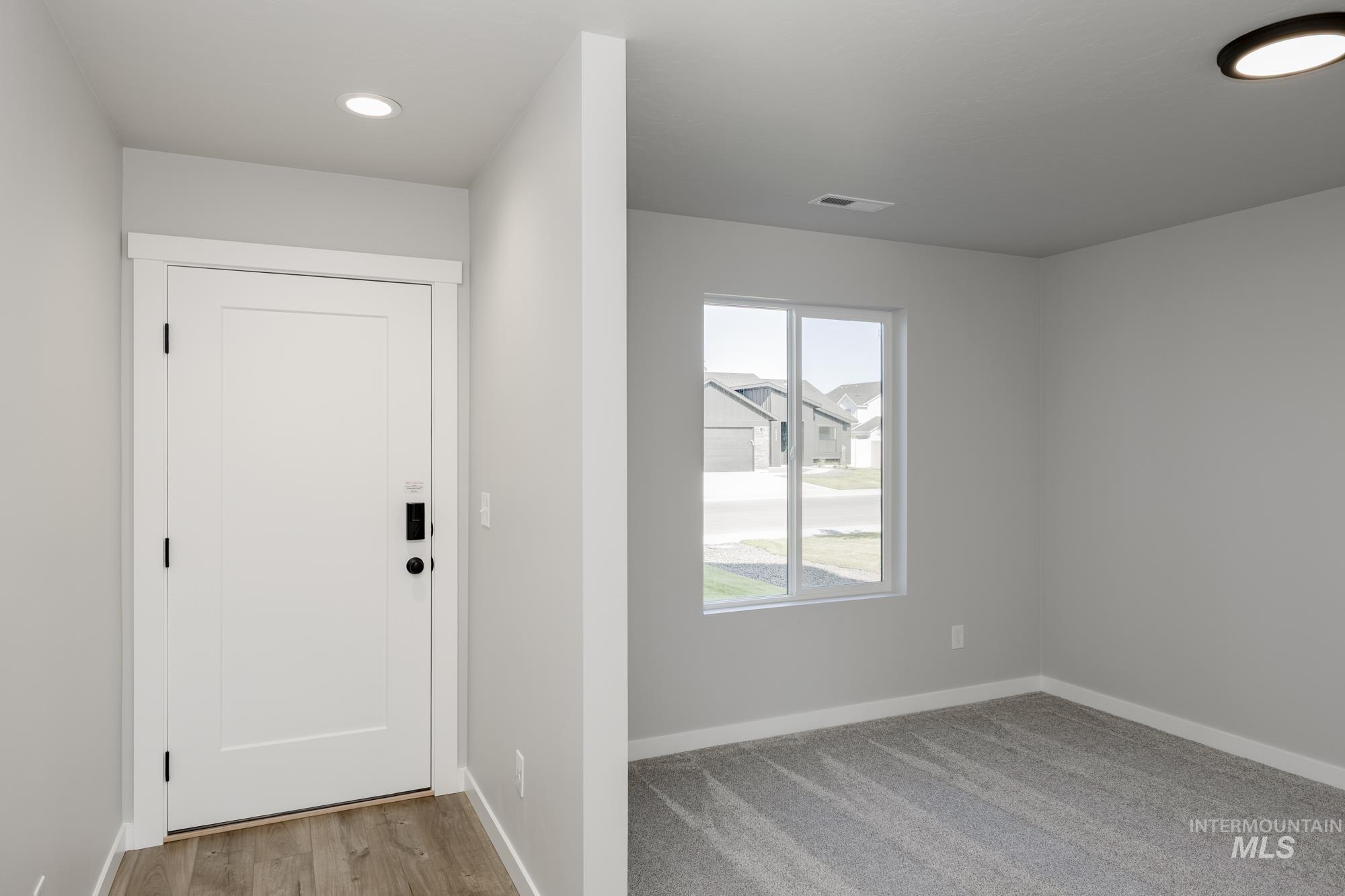 2352 N Carly Ave Property Photo 3