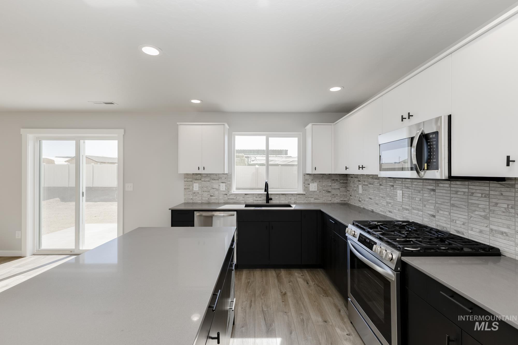 2352 N Carly Ave Property Photo 6