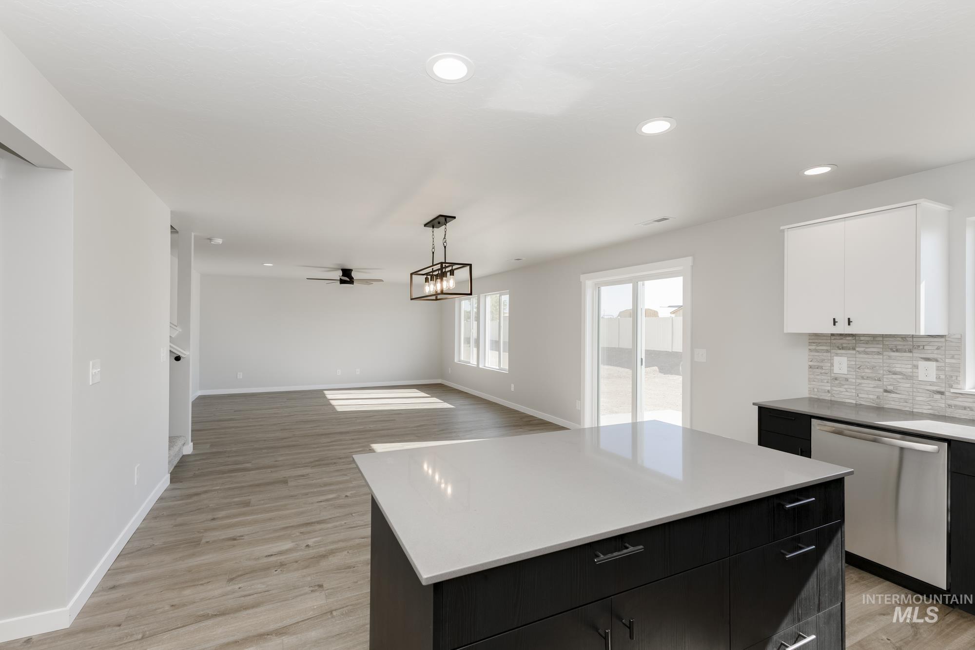 2352 N Carly Ave Property Photo 7