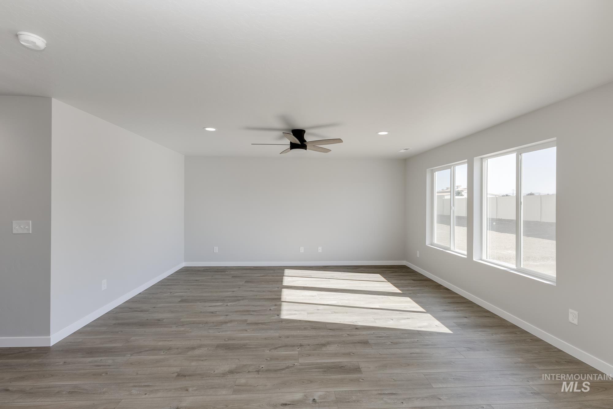 2352 N Carly Ave Property Photo 8