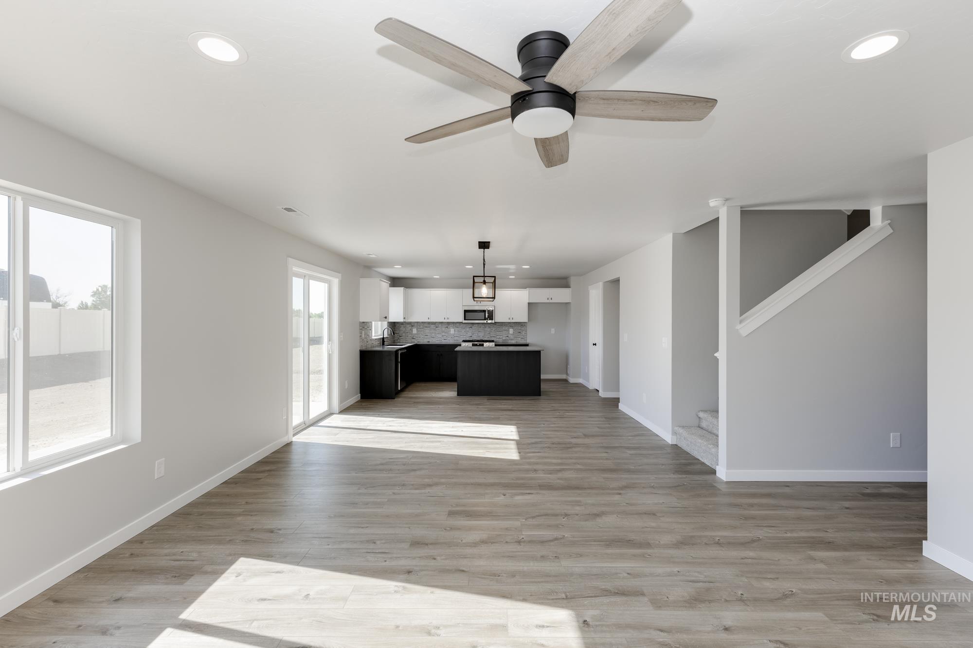 2352 N Carly Ave Property Photo 9