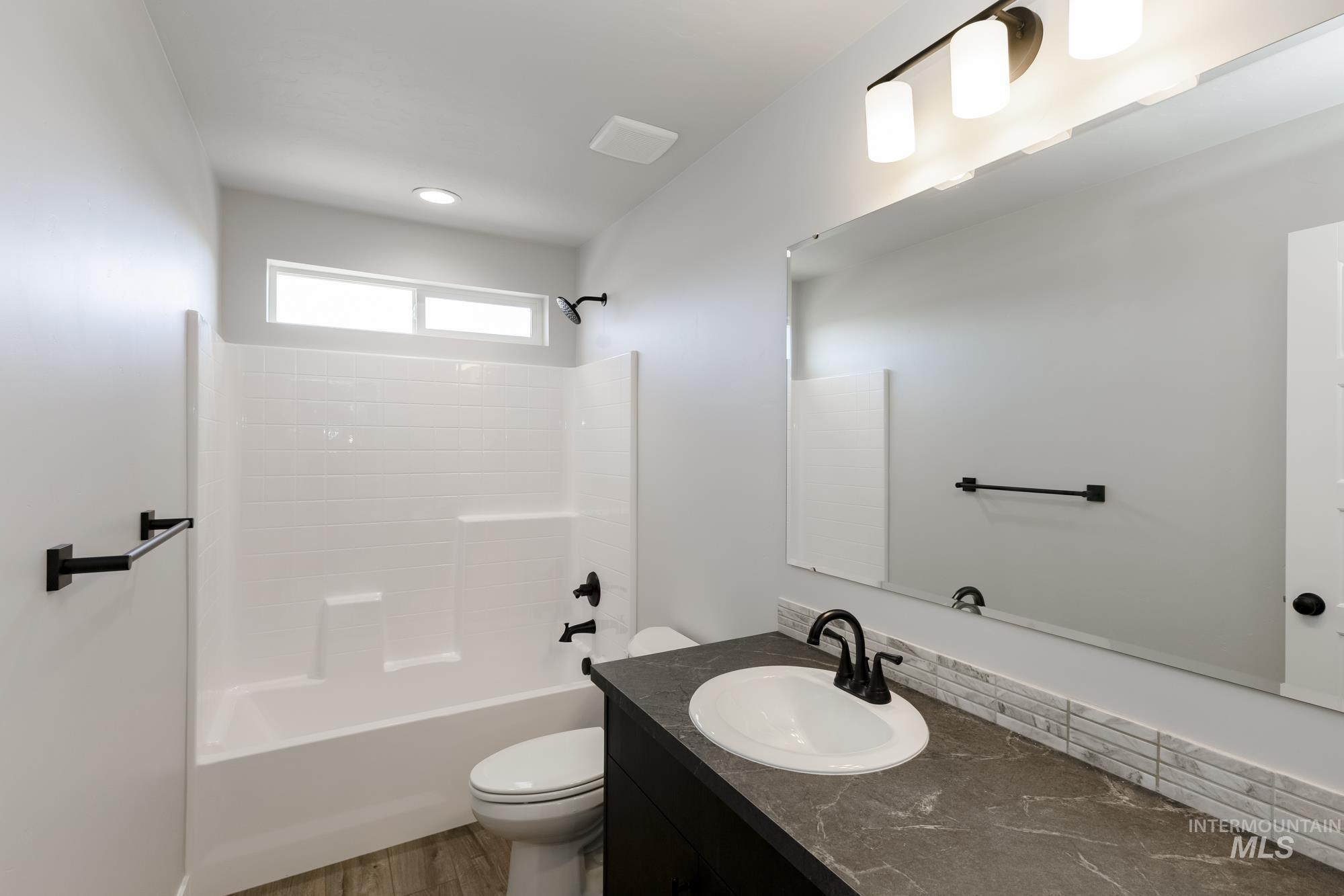 2352 N Carly Ave Property Photo 18