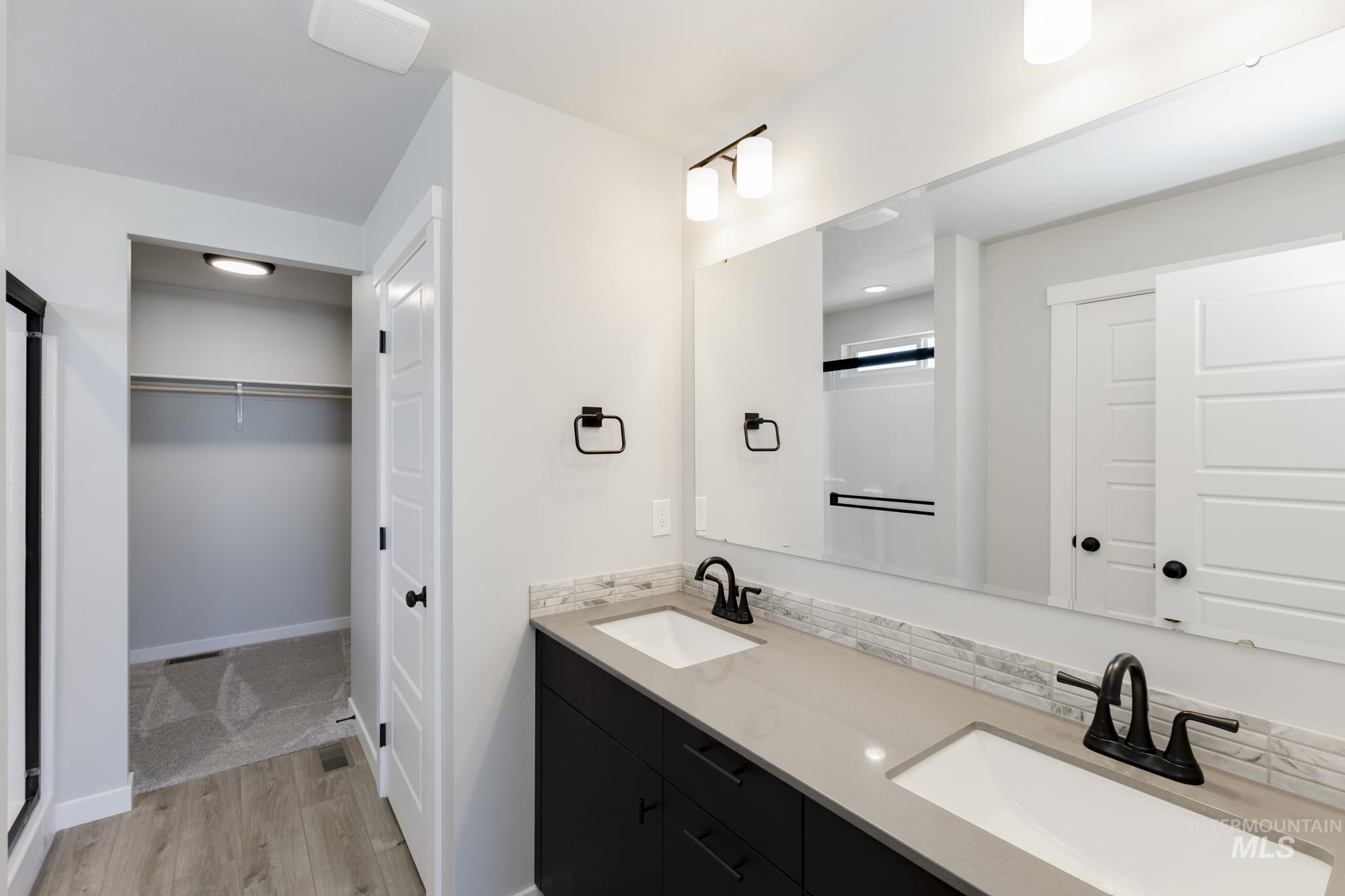 2352 N Carly Ave Property Photo 22