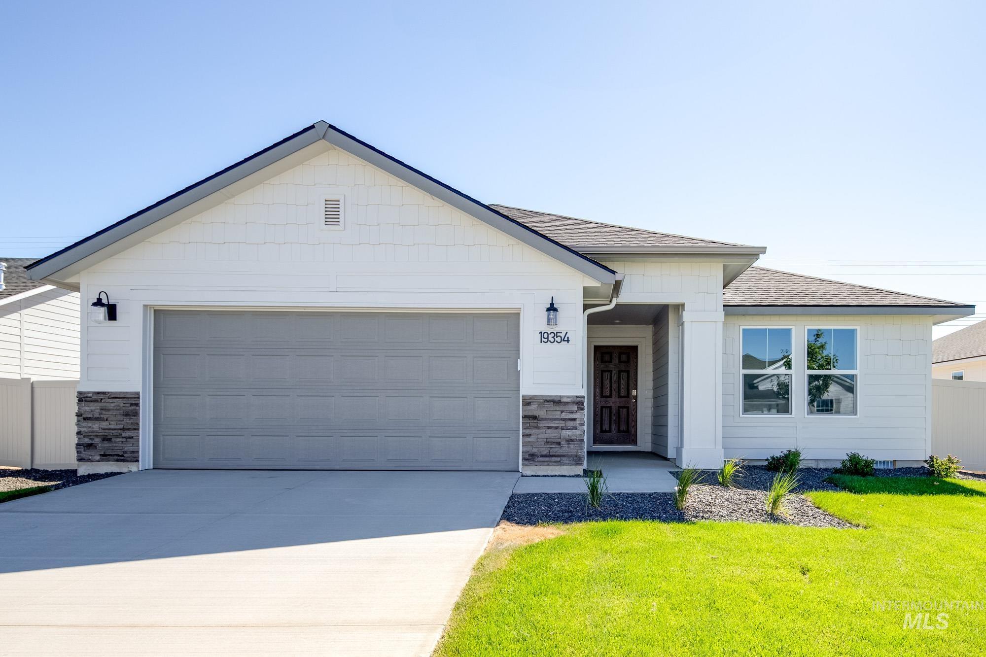 19354 Schooner Ave Property Photo 1