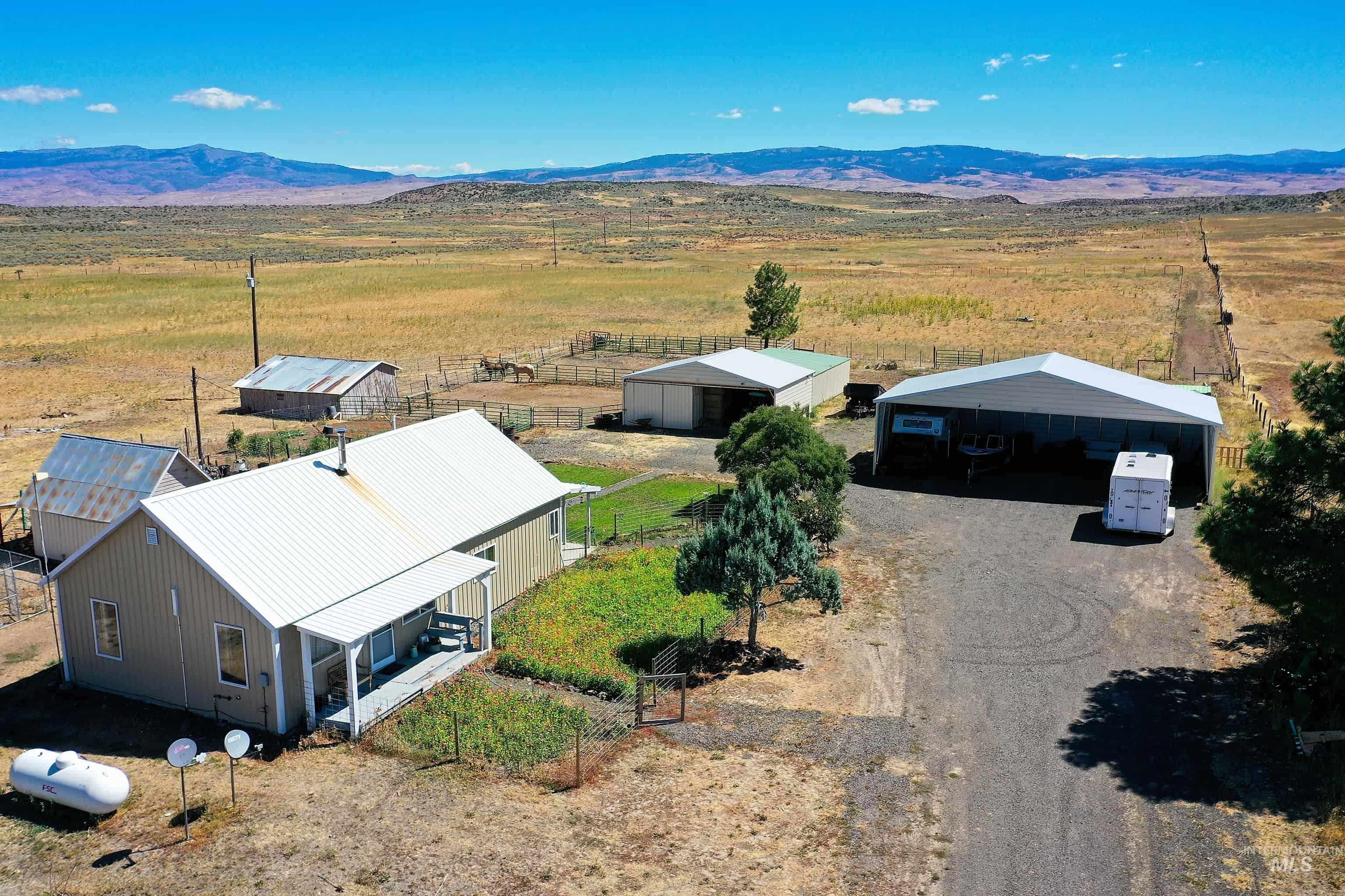 724 Mundy Gulch Rd Property Photo 1