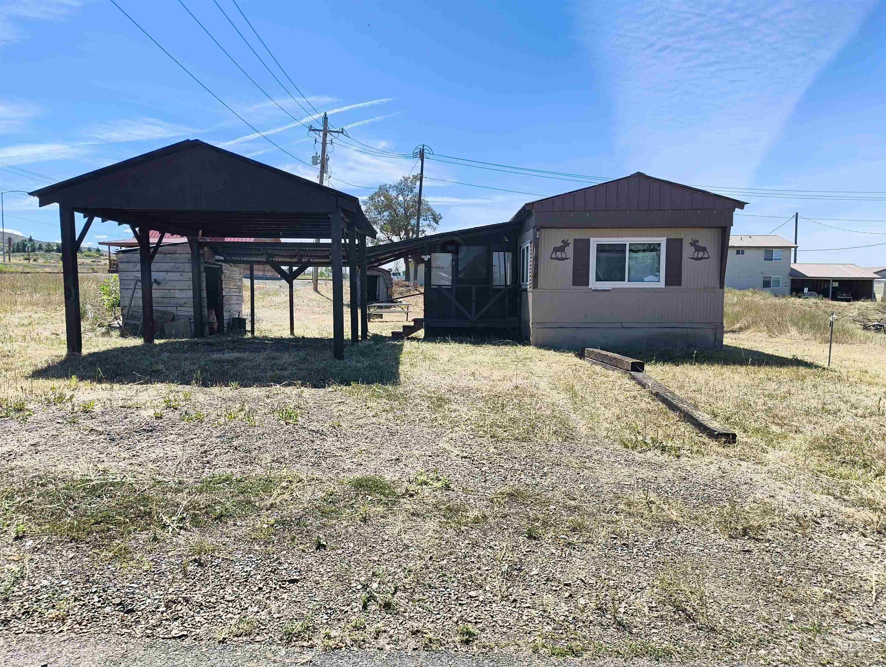 307 California Ave. Property Photo 1