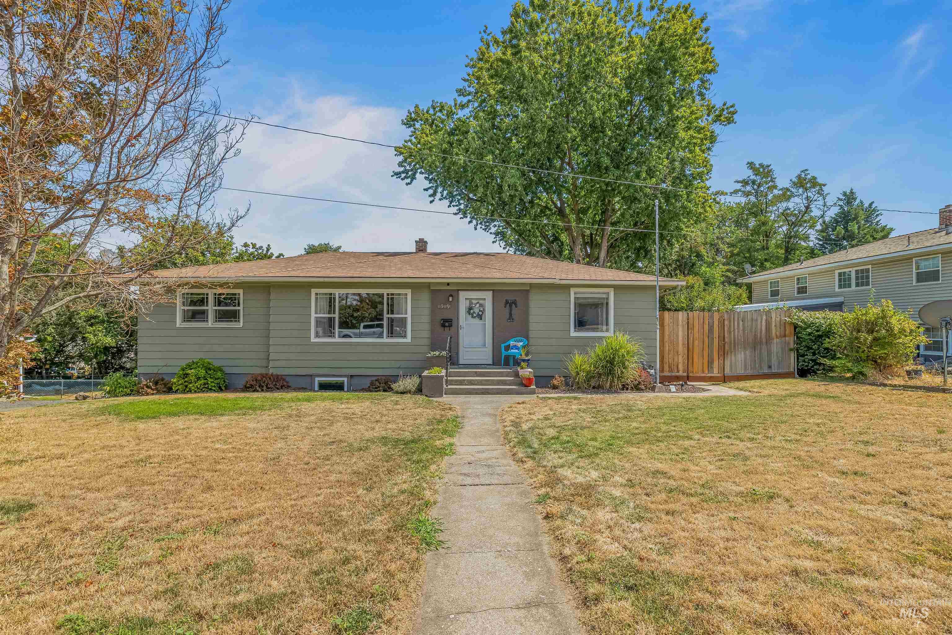 1319 19th Street Property Photo 1