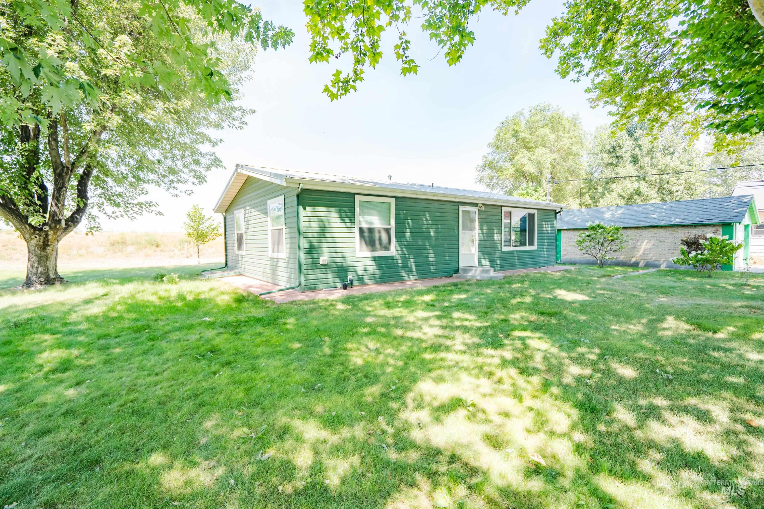 926 11th St Property Photo 1