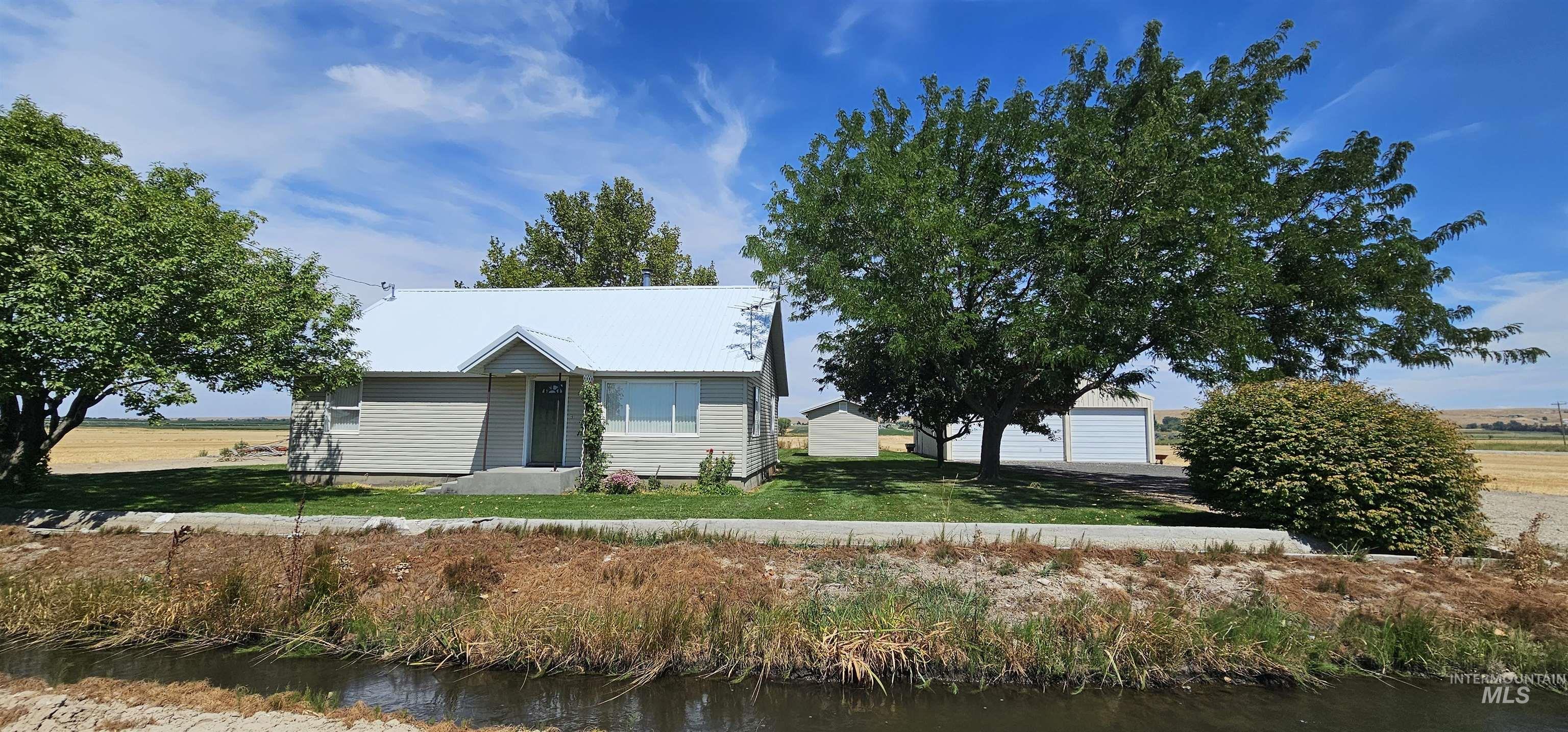 8100 Hillview Rd Property Photo 1
