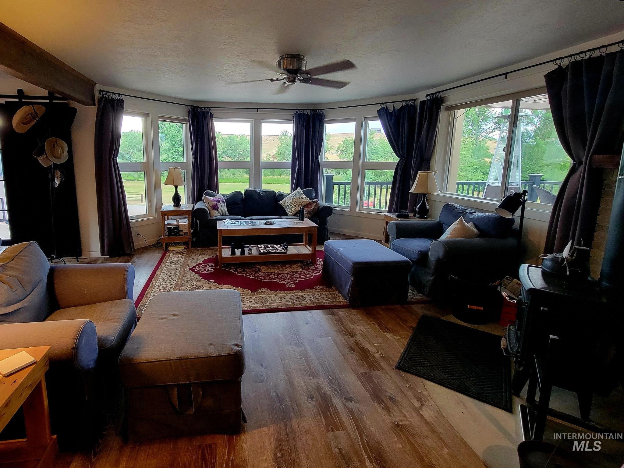 2141 Jackson Creek Rd Property Photo 9