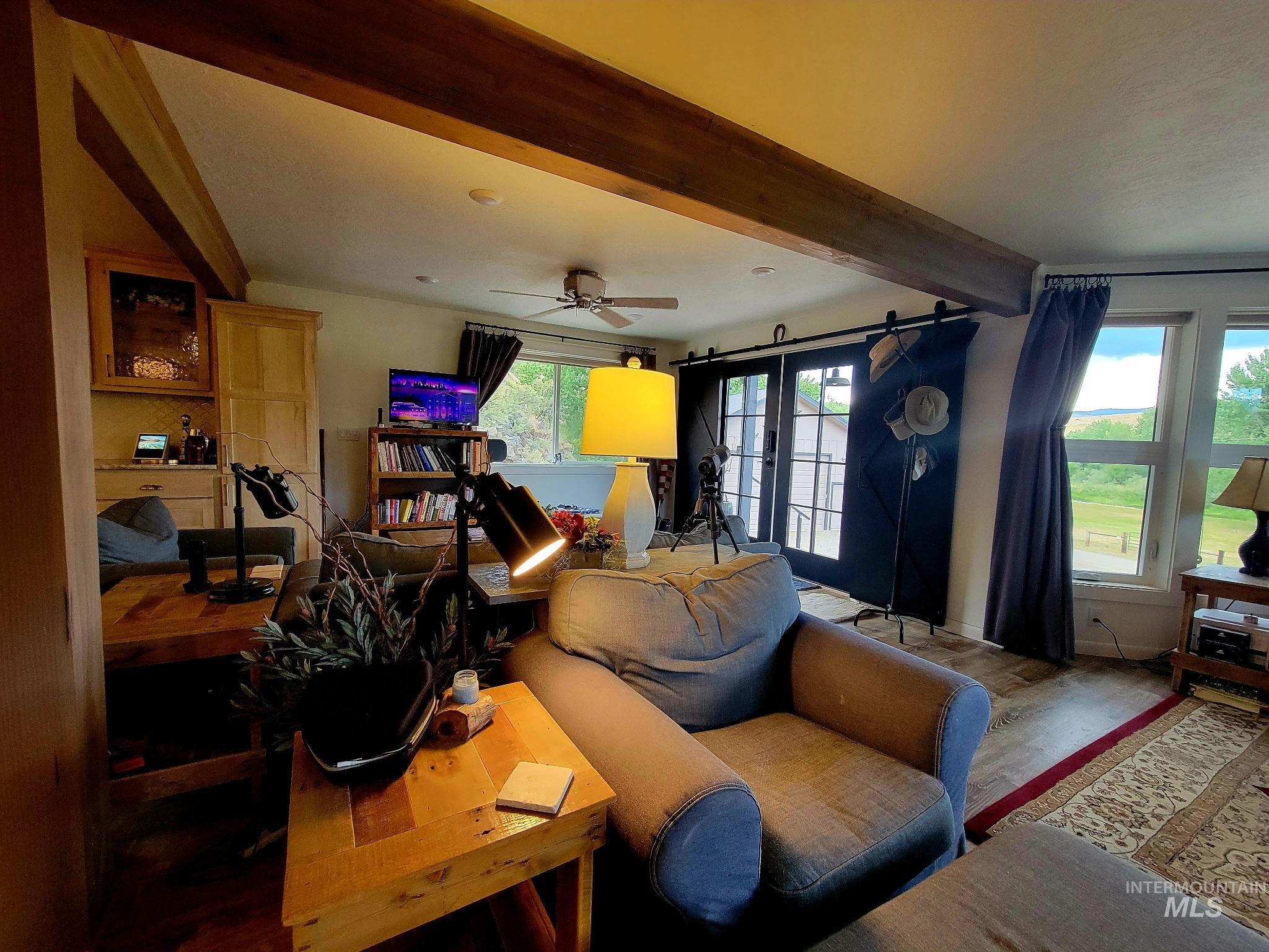 2141 Jackson Creek Rd Property Photo 17