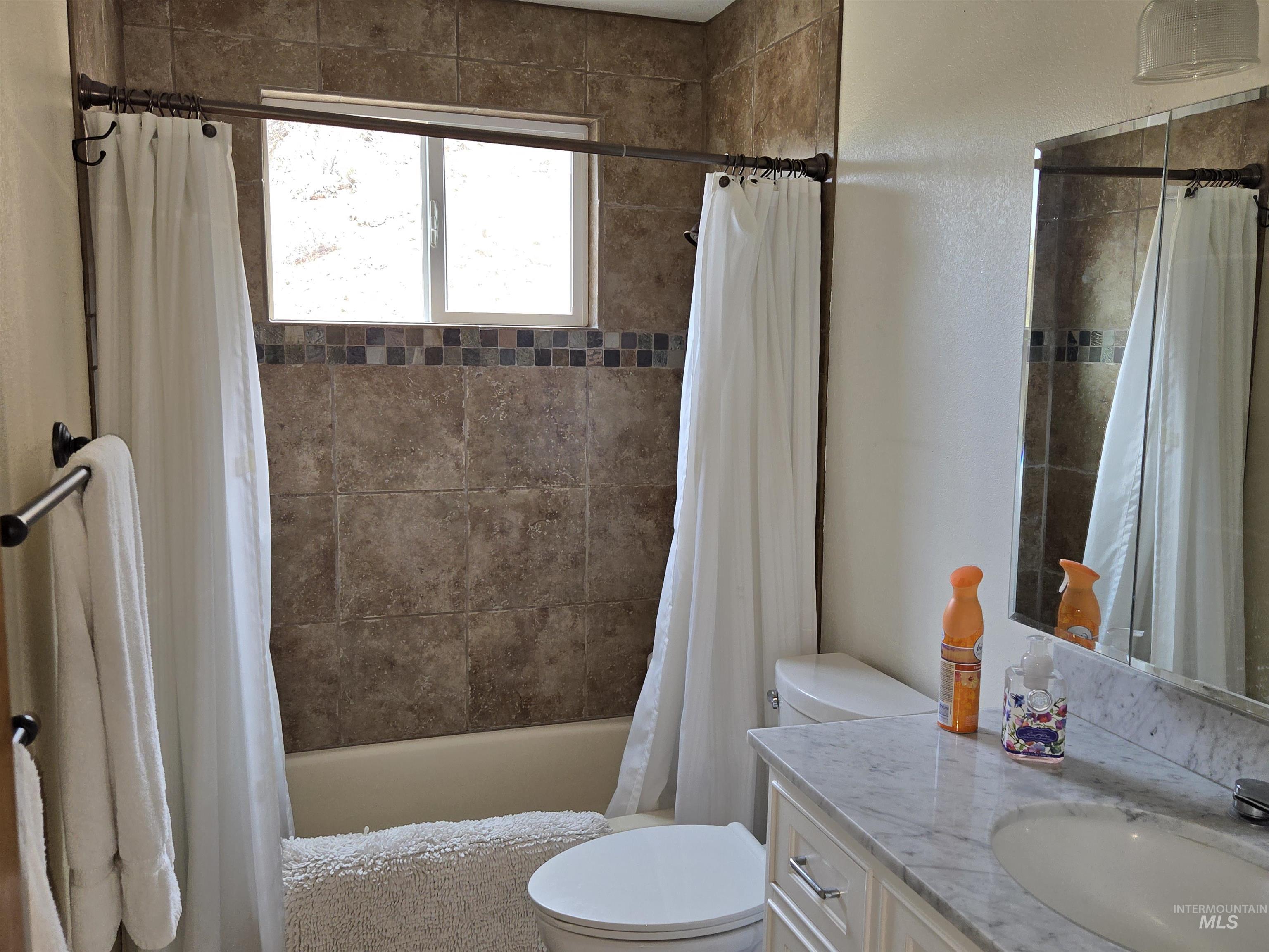 2141 Jackson Creek Rd Property Photo 28