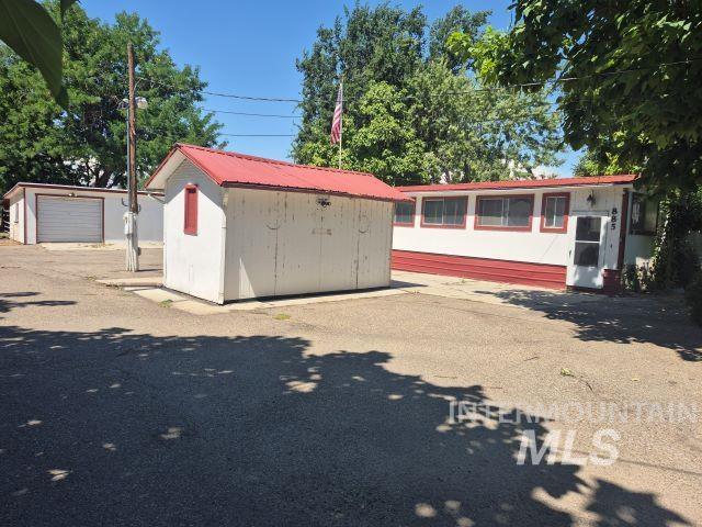 885 River St Property Photo 1