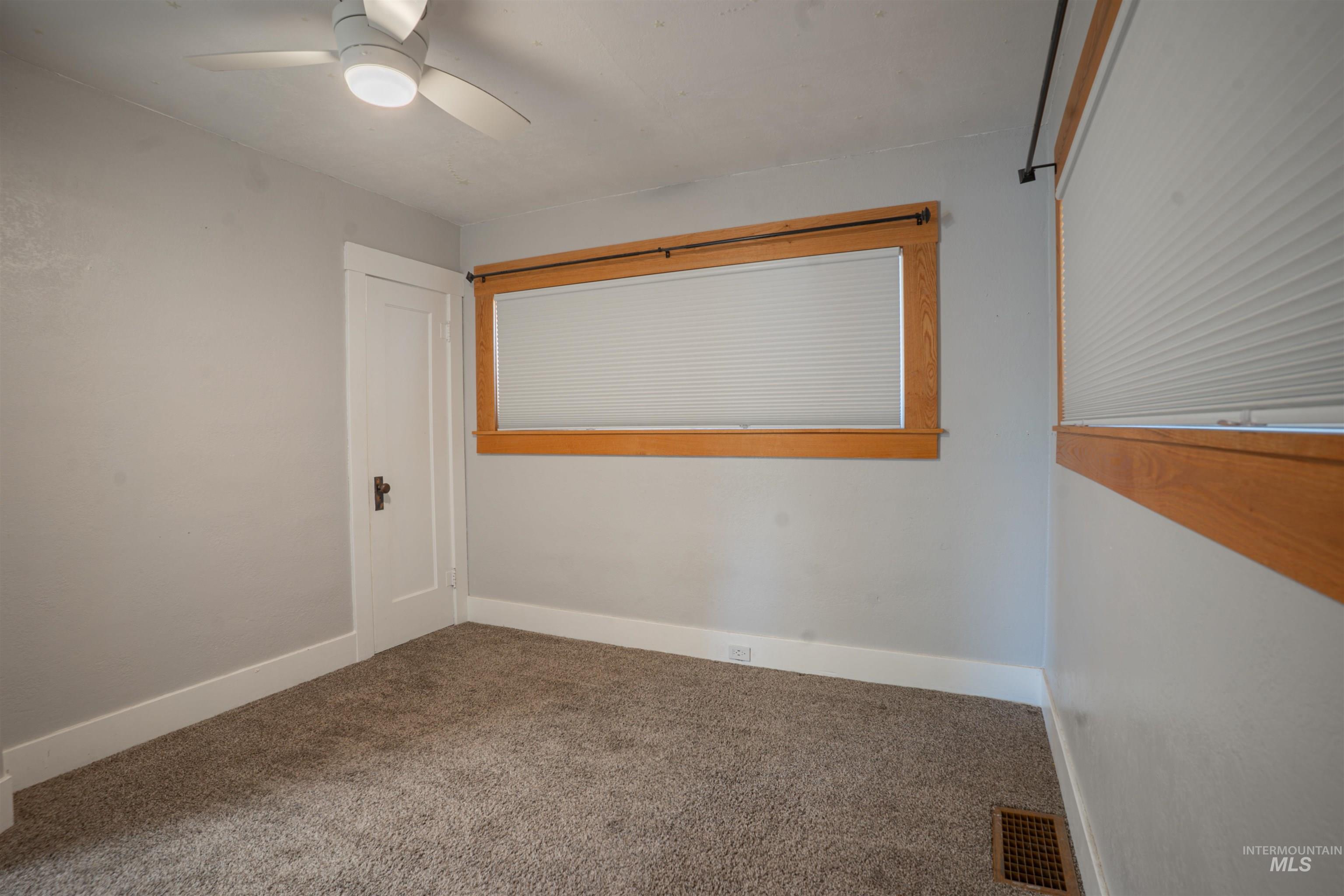 1206 9th Ave East Property Photo 9