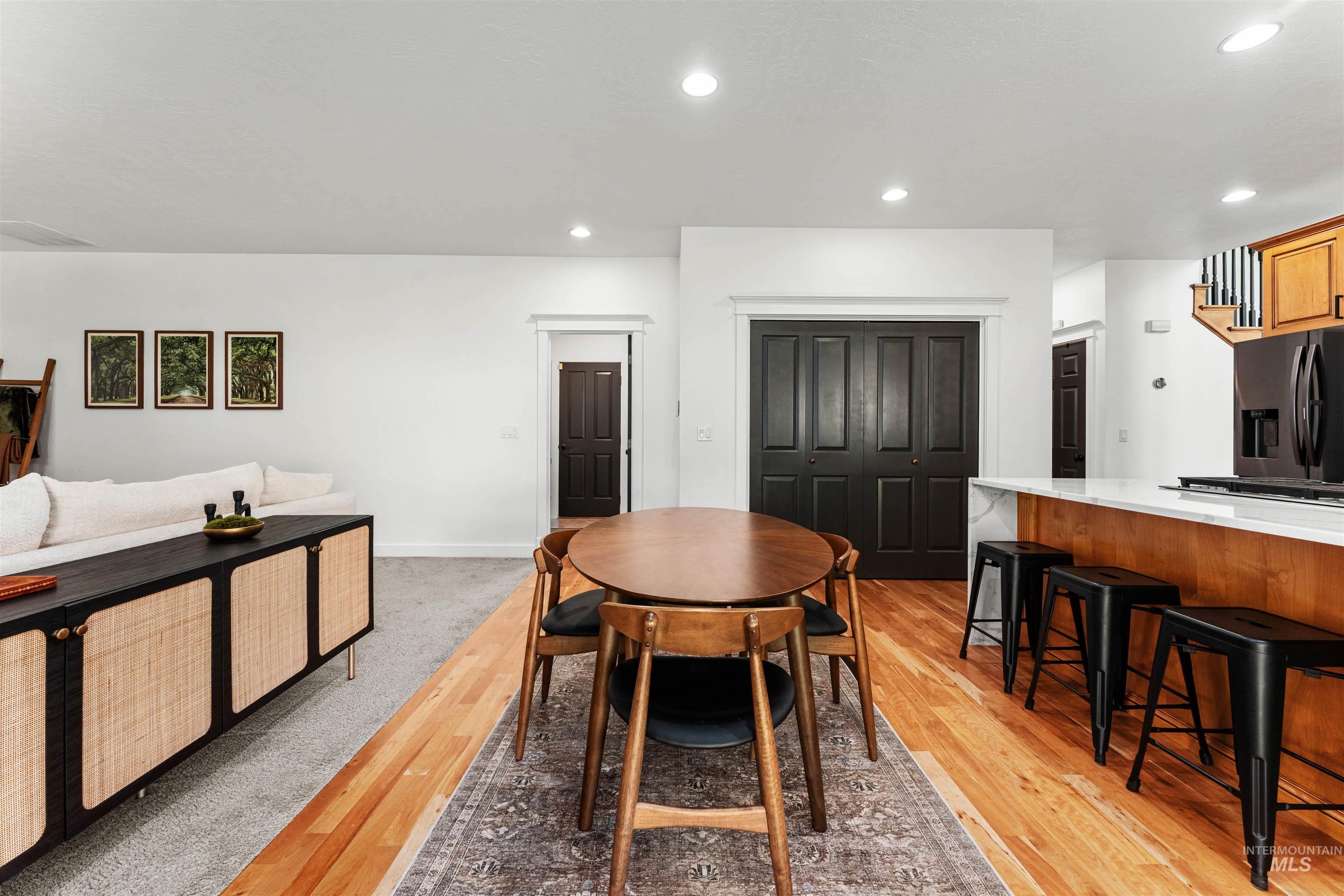 342 N Clearpoint Way Property Photo 5