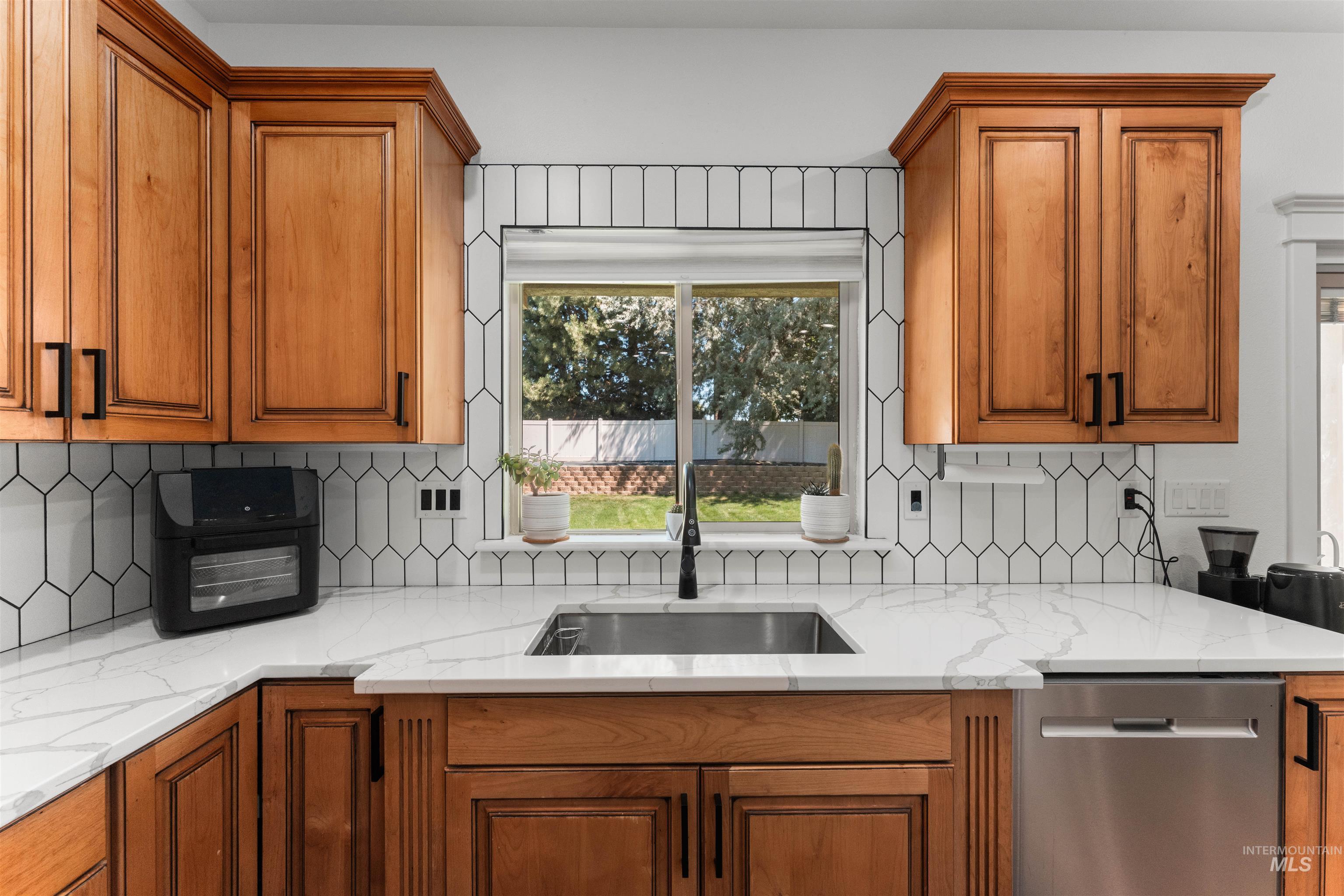 342 N Clearpoint Way Property Photo 9