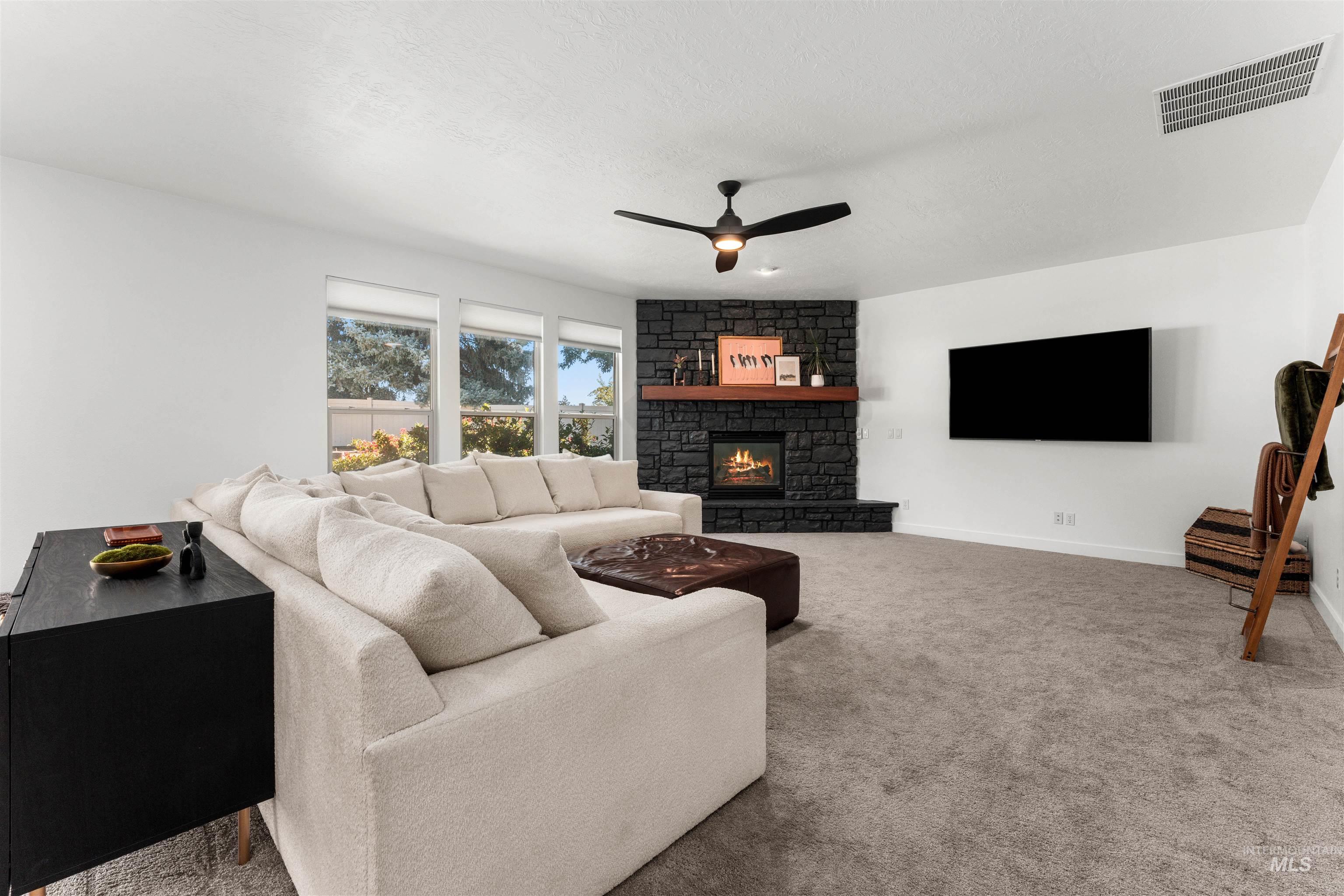 342 N Clearpoint Way Property Photo 12