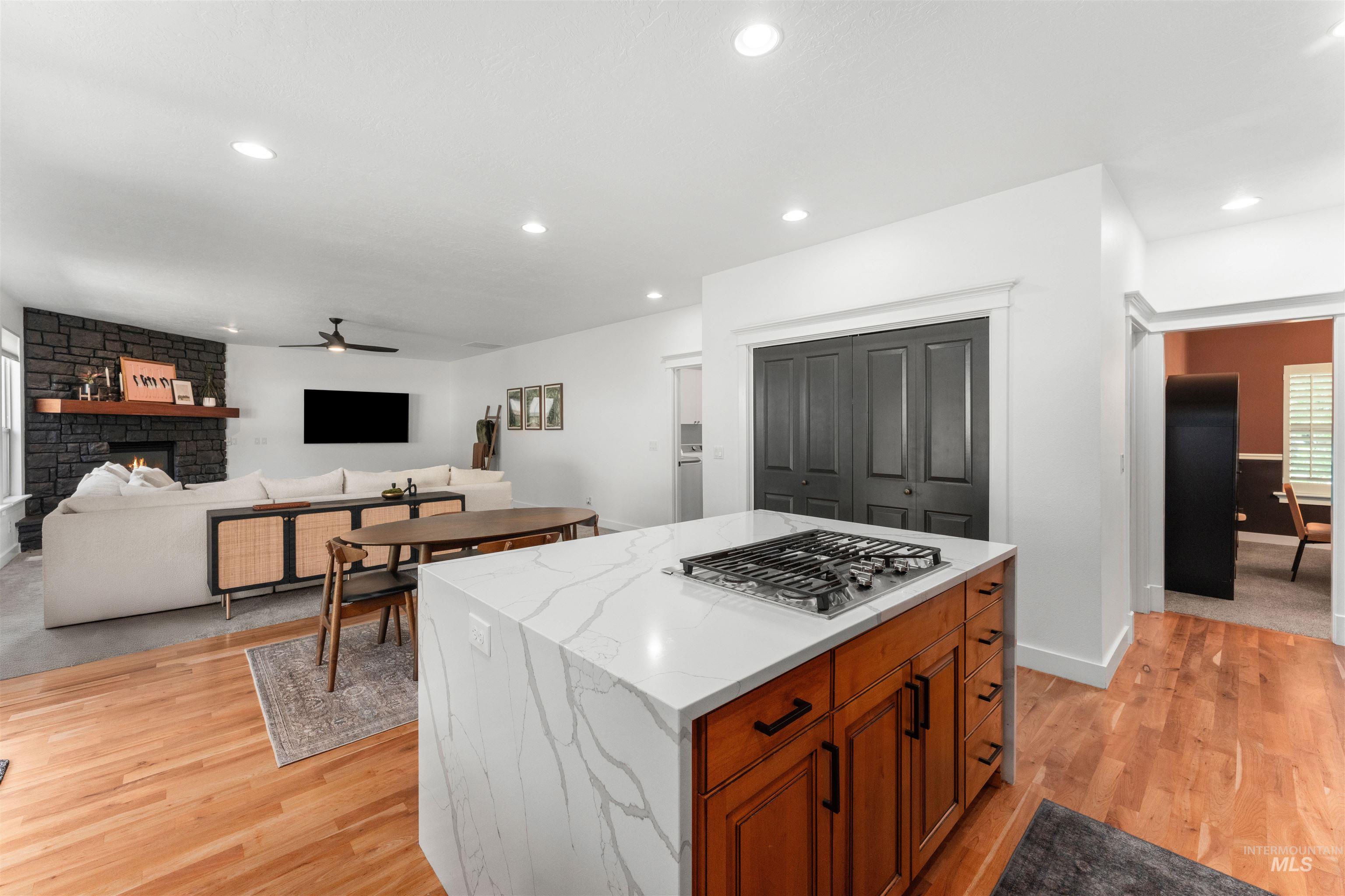 342 N Clearpoint Way Property Photo 13