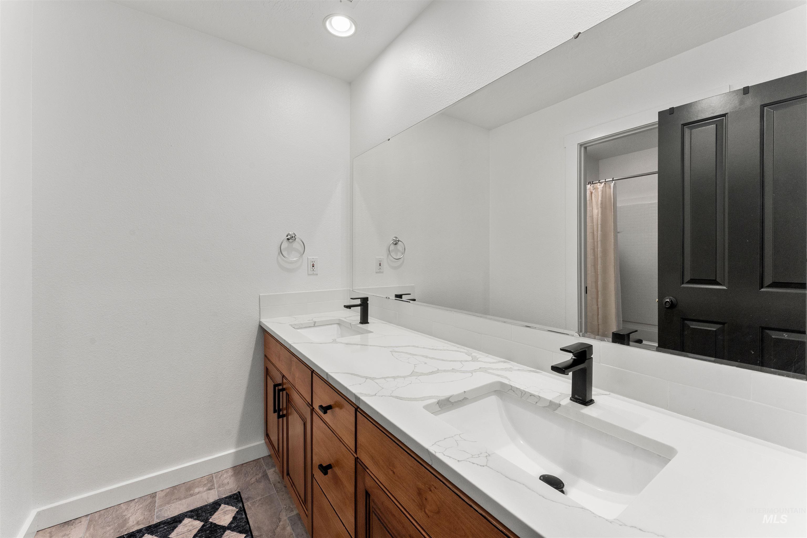 342 N Clearpoint Way Property Photo 37