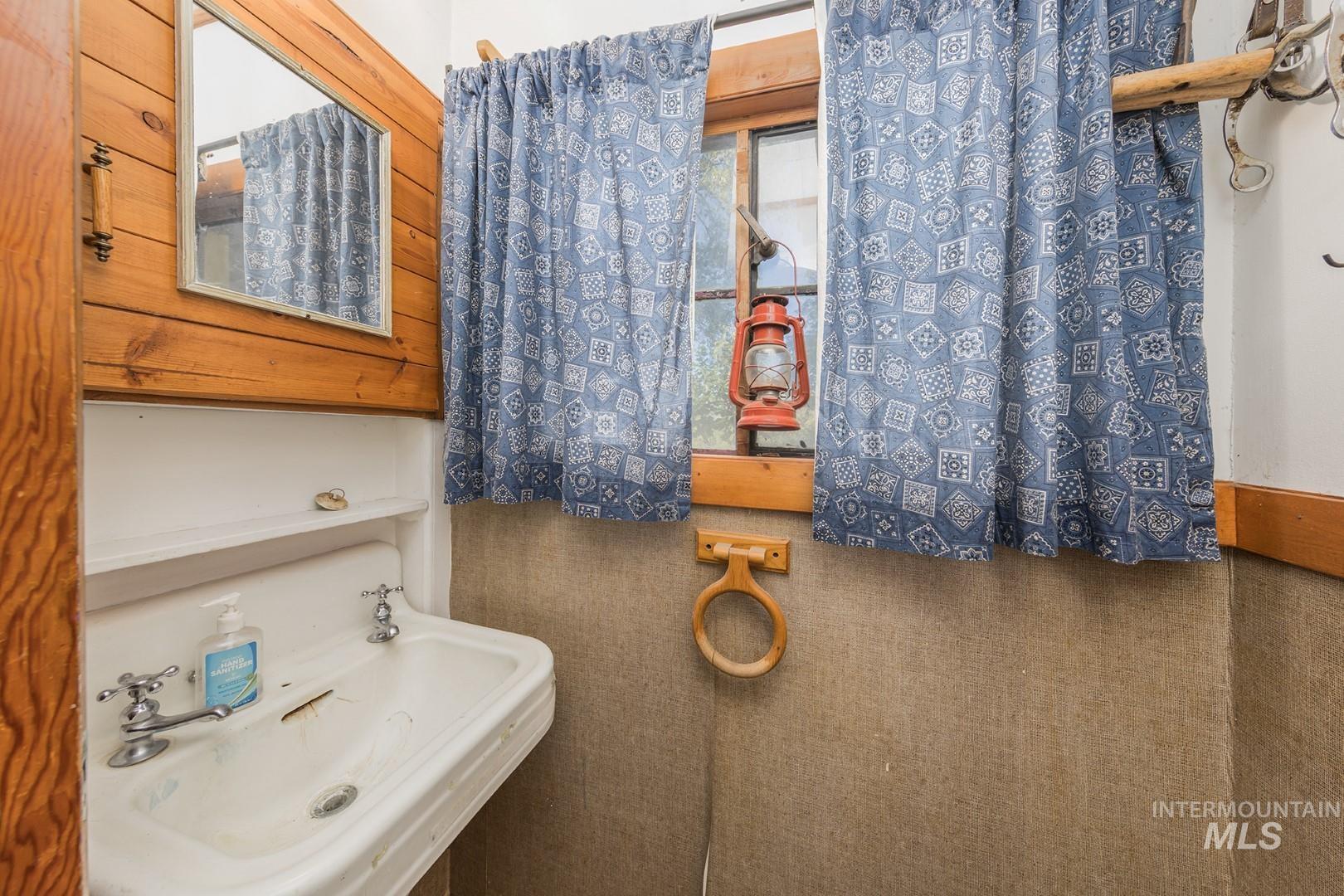108 1/2 N Galena Property Photo 15