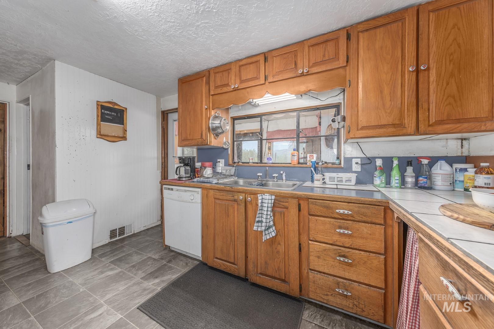 108 1/2 N Galena Property Photo 25