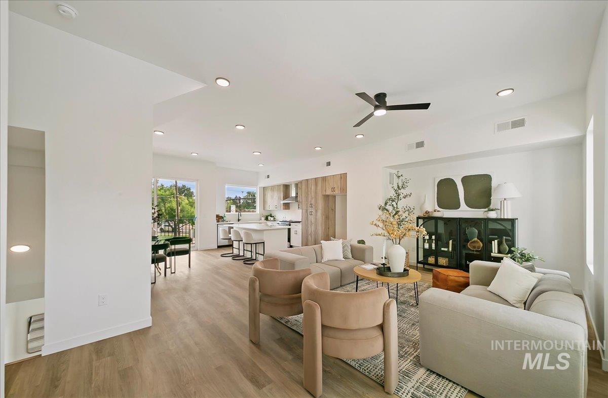 2044 S Mackinnon Ln Property Photo 7