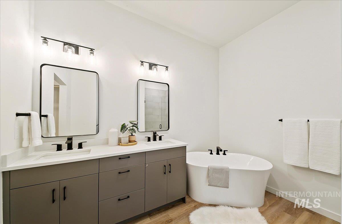 2044 S Mackinnon Ln Property Photo 28