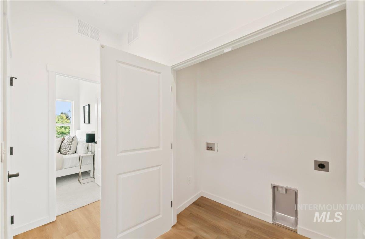 2044 S Mackinnon Ln Property Photo 39