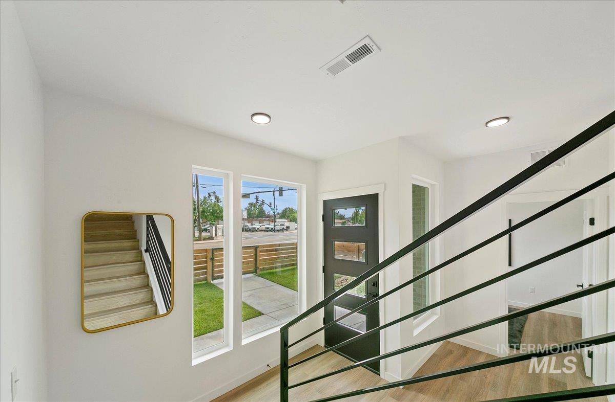 2044 S Mackinnon Ln Property Photo 43