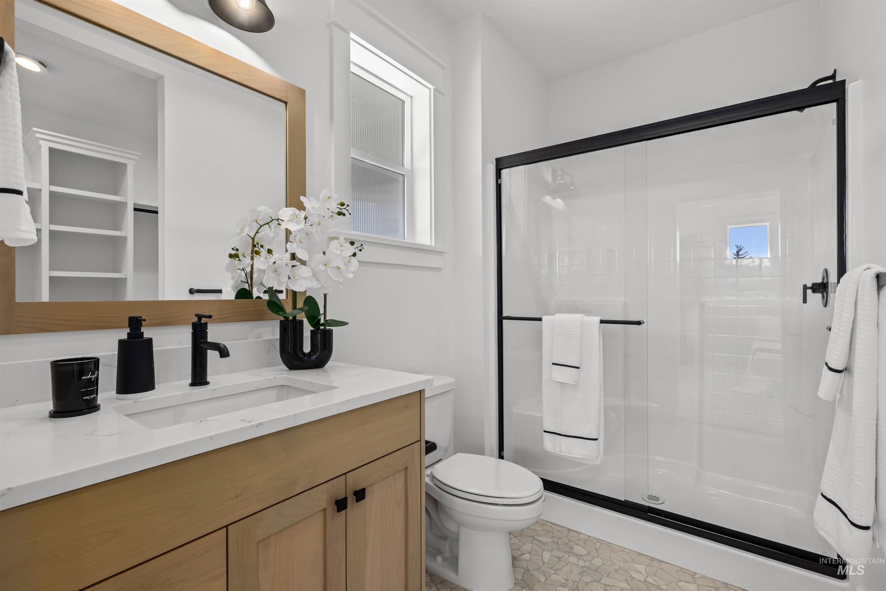 5687 S Snowden Ave Property Photo 23