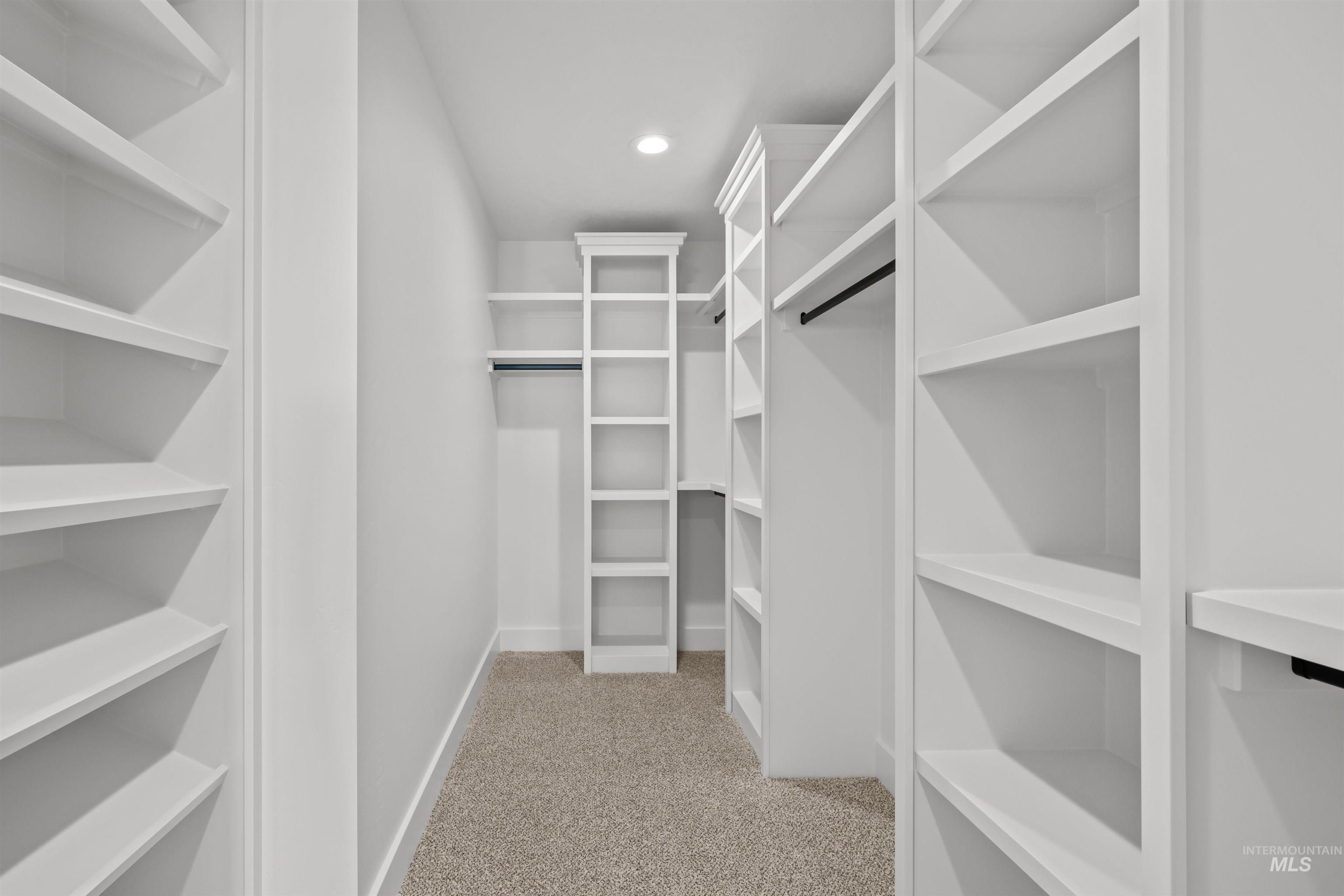 5687 S Snowden Ave Property Photo 34